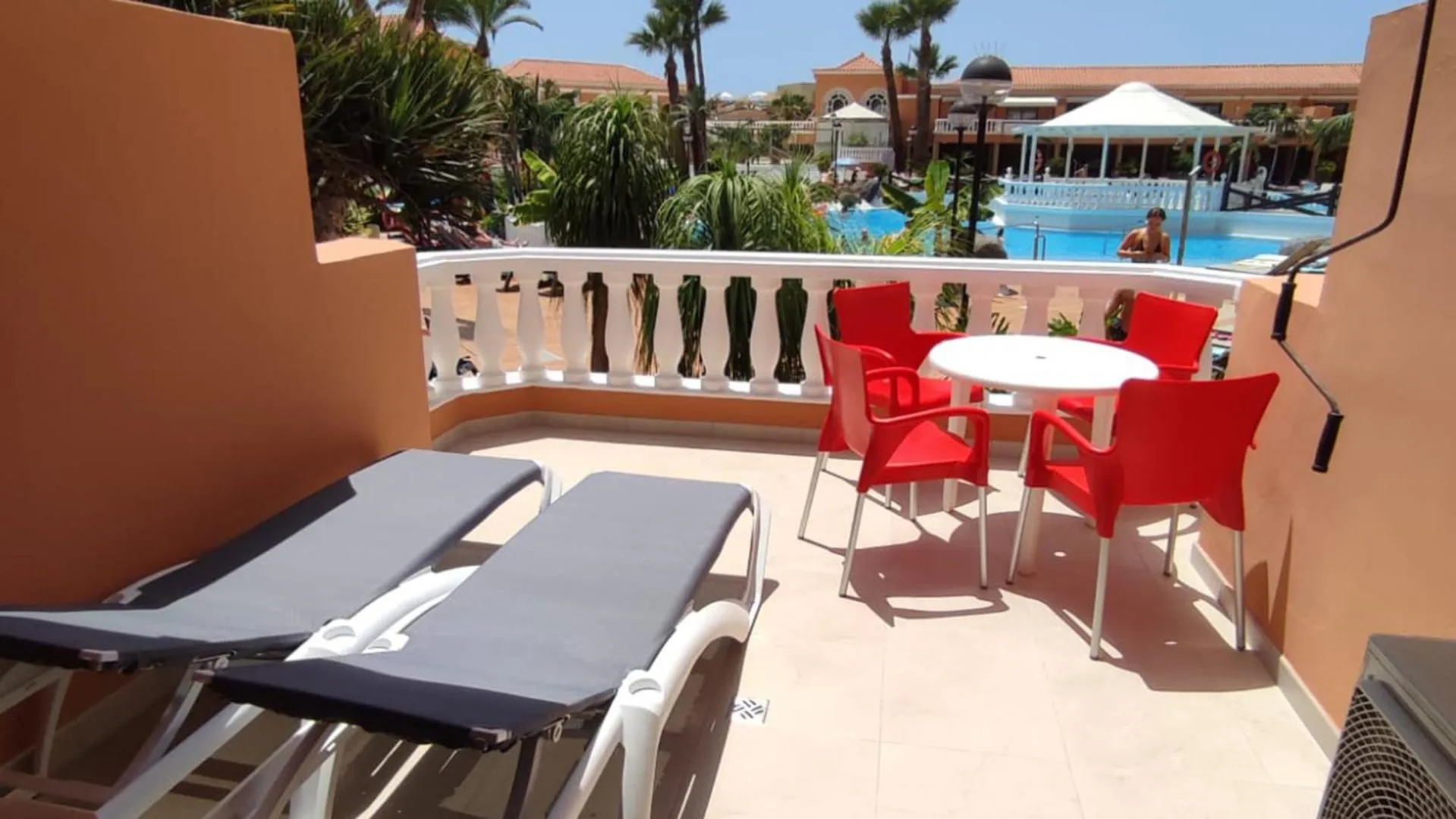 Beachfront Residence Las Americas - TRG