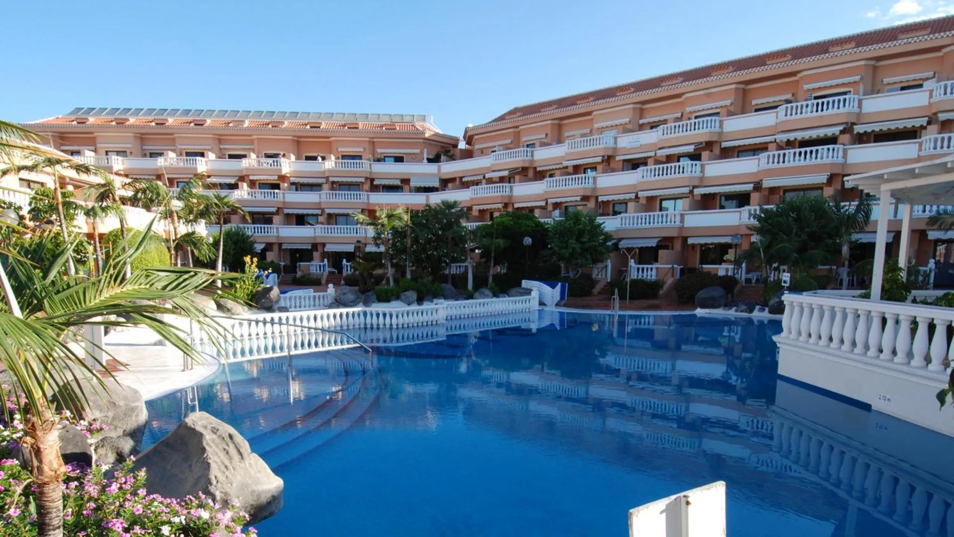 Swimming pool in Beachfront Residence Las Americas - TRG
