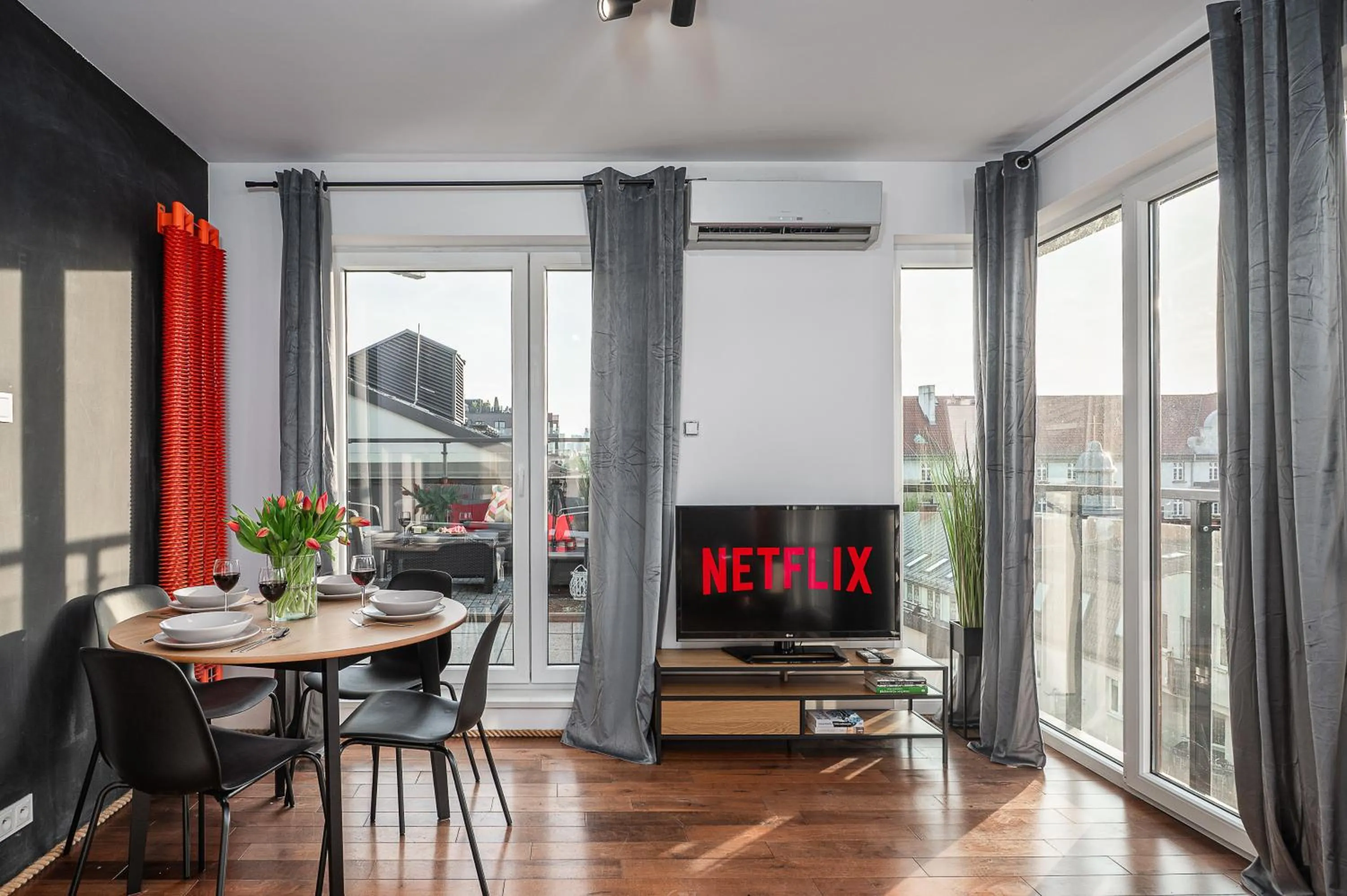 Living room in Lumina 3-room apart with large terrace