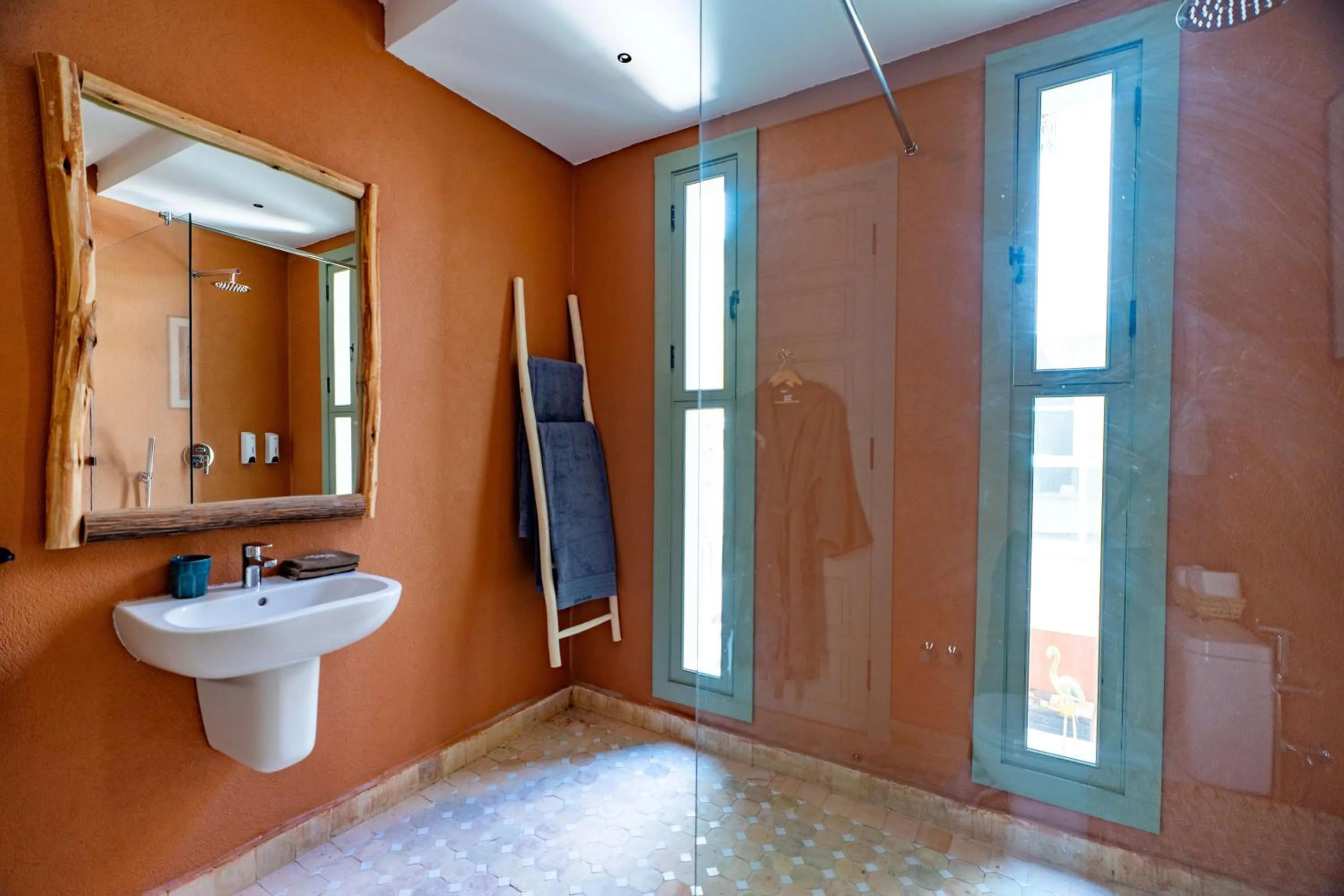 Shower in Riad 26