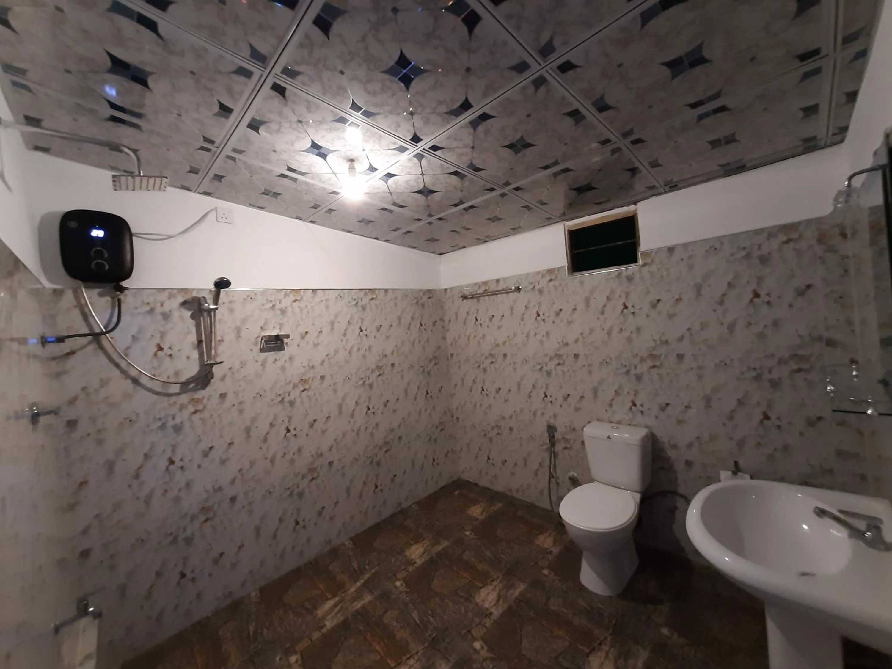 Shower in Sigiri Dasa Home stay