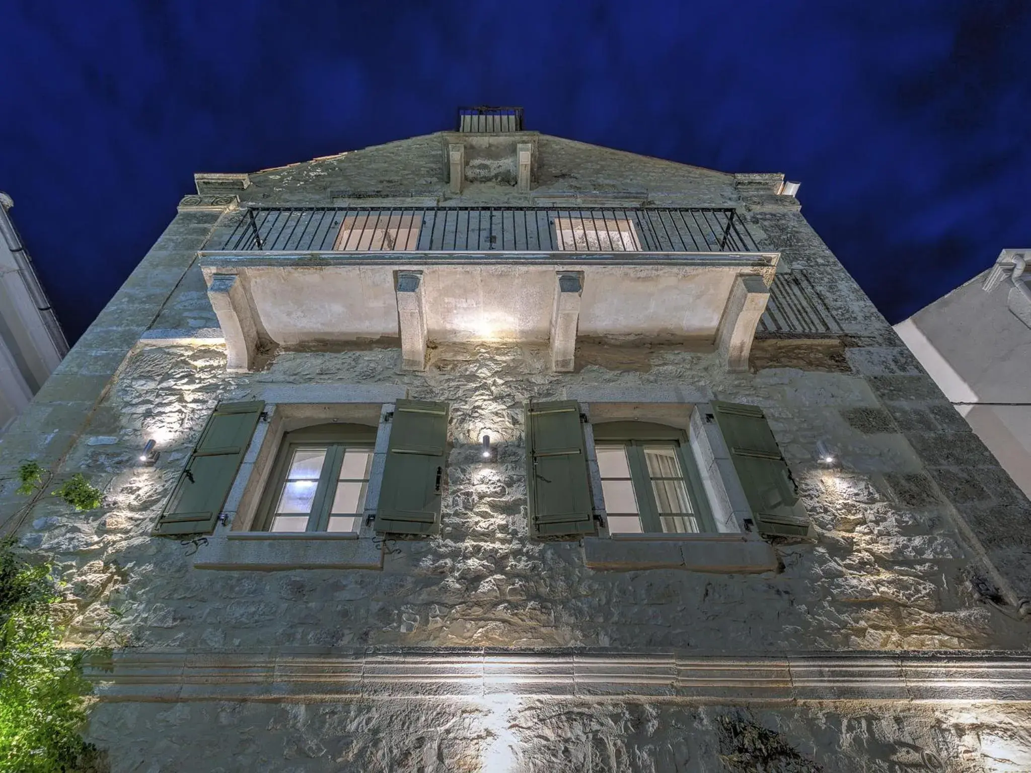 Property building in Fiscardonna Luxury Suites Property building in Fiscardonna Luxury Suites