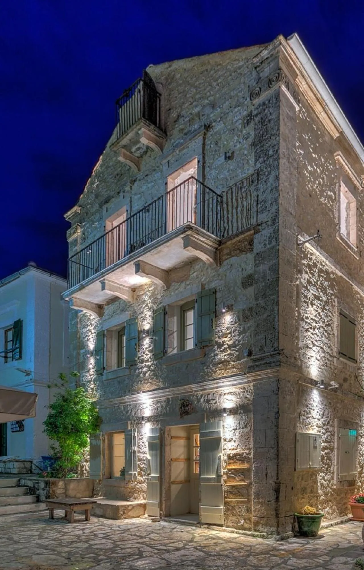 Property building in Fiscardonna Luxury Suites