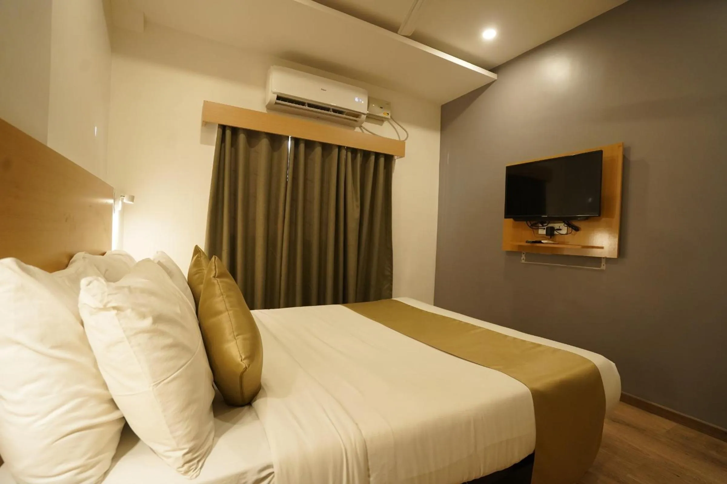 Bed in The Byke Business Hotel Landmark