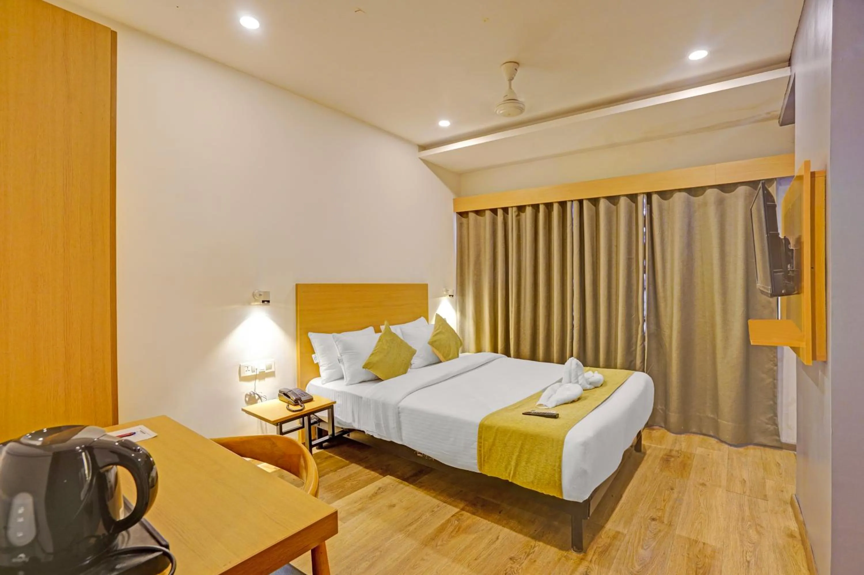 Bed in The Byke Business Hotel Landmark