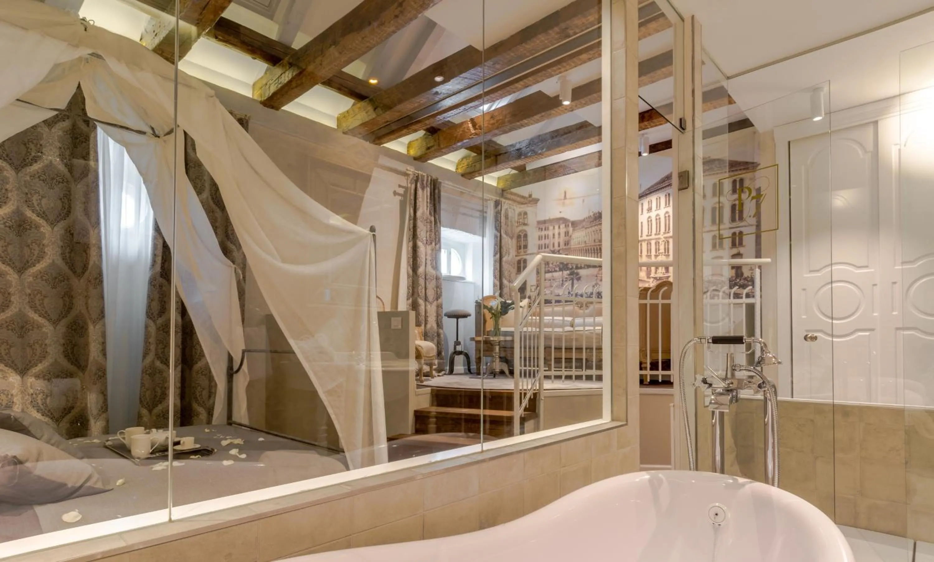 Photo of the whole room, Bed in Procurator 7 Luxury Rooms