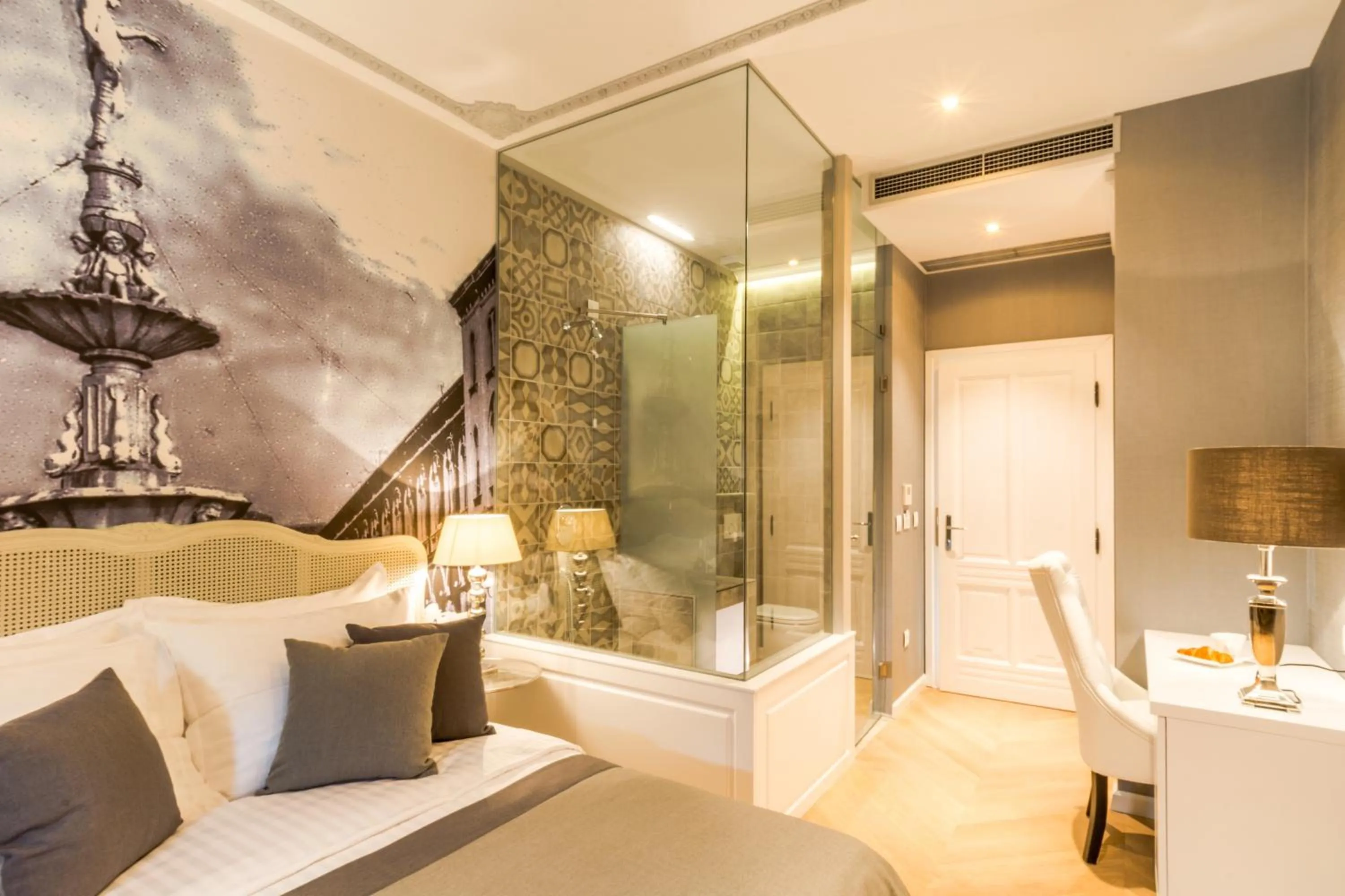 Bathroom, Bed in Procurator 7 Luxury Rooms