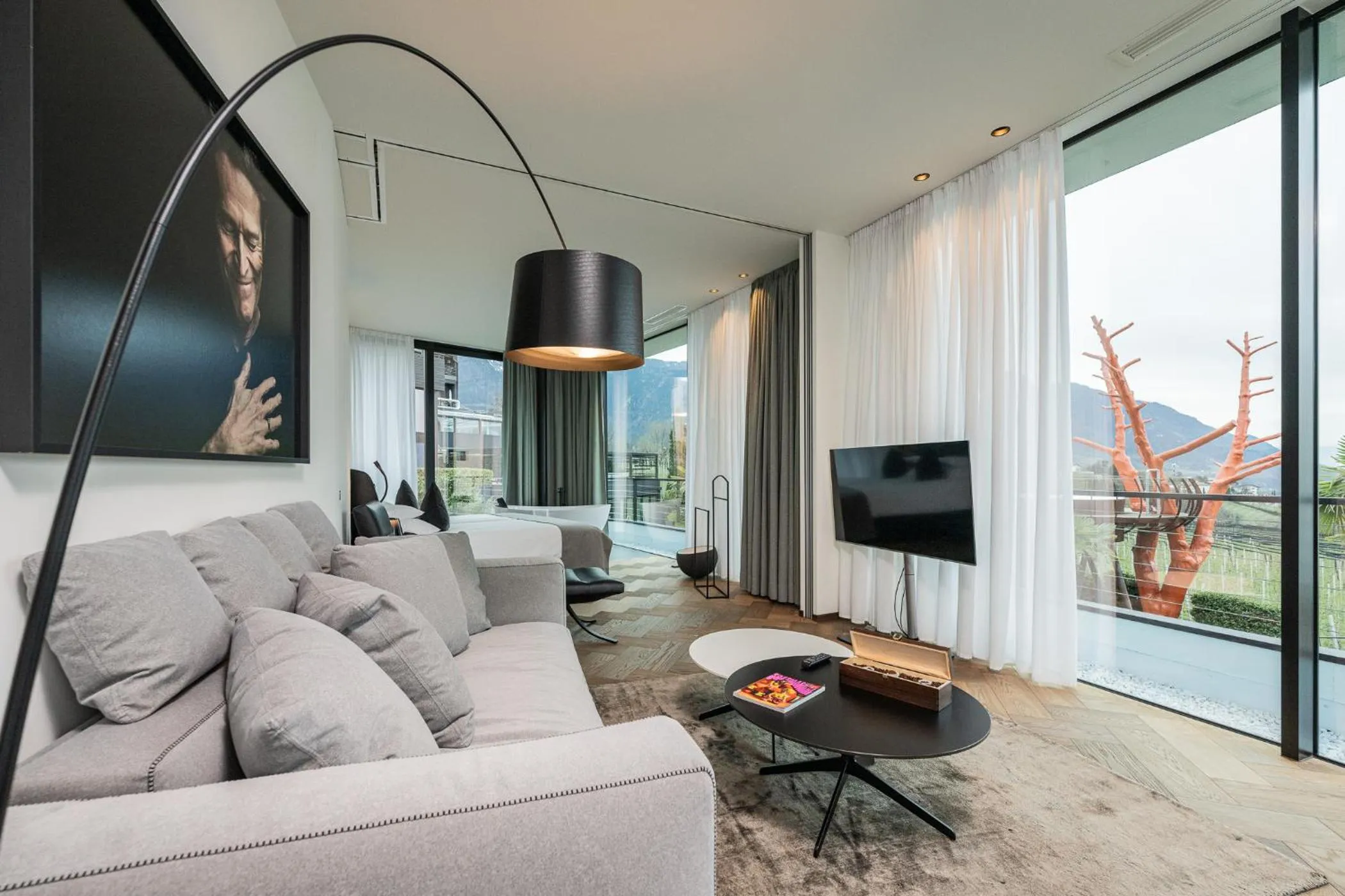 Communal lounge/ TV room in Hotel Gartner