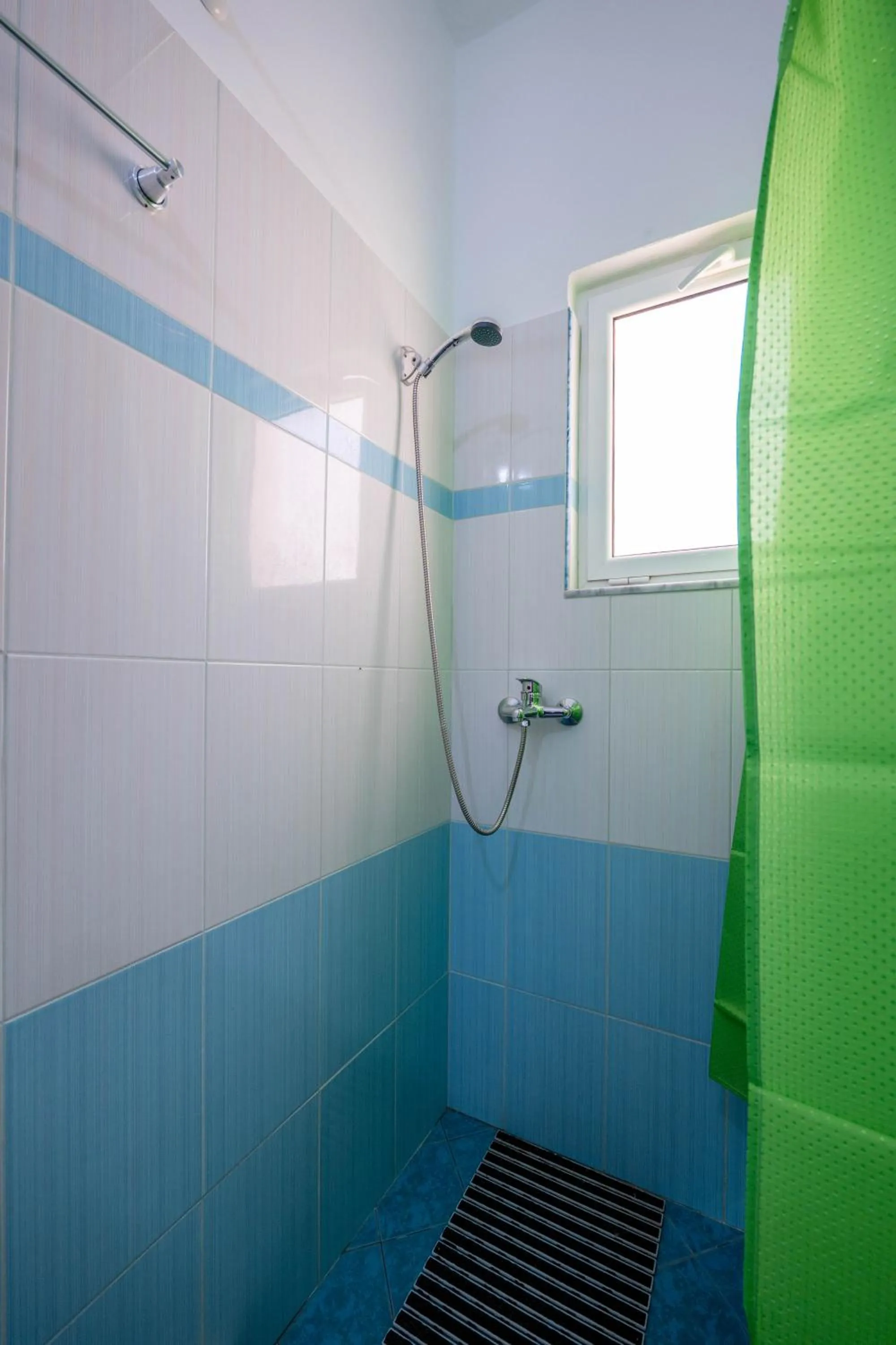 Shower in EROS HOTEL Ksamil