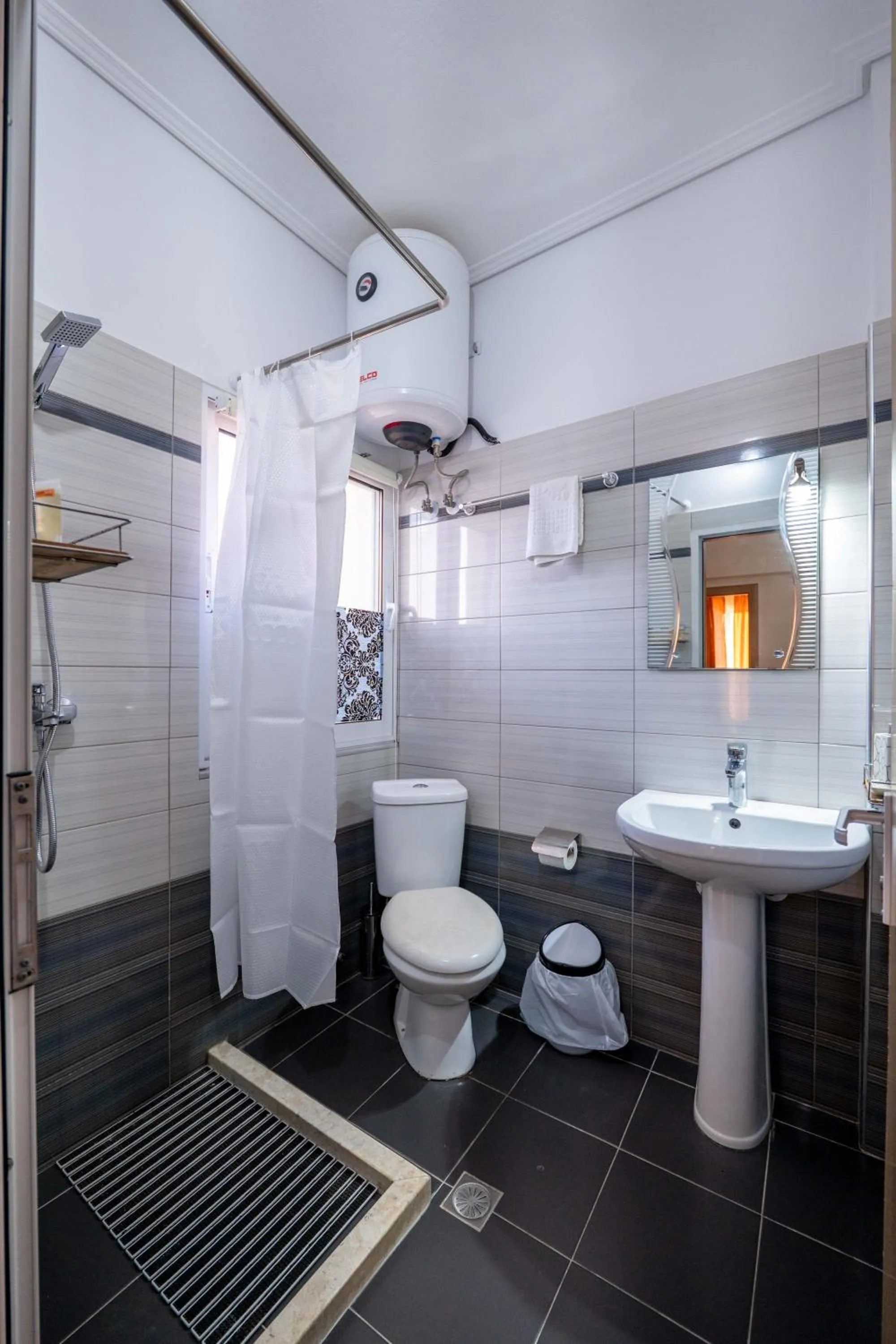 EROS HOTEL Ksamil