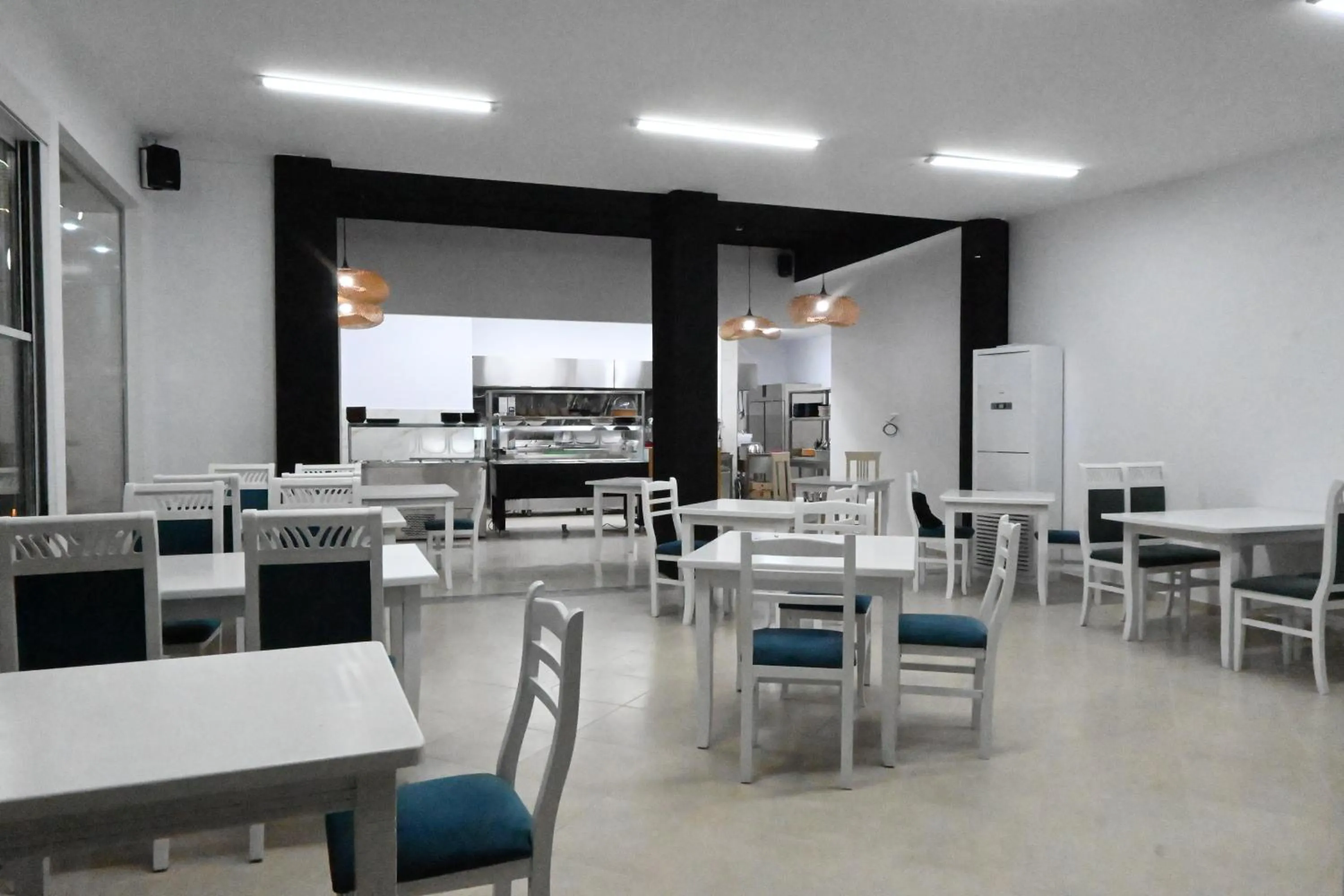 Restaurant/places to eat in EROS HOTEL Ksamil