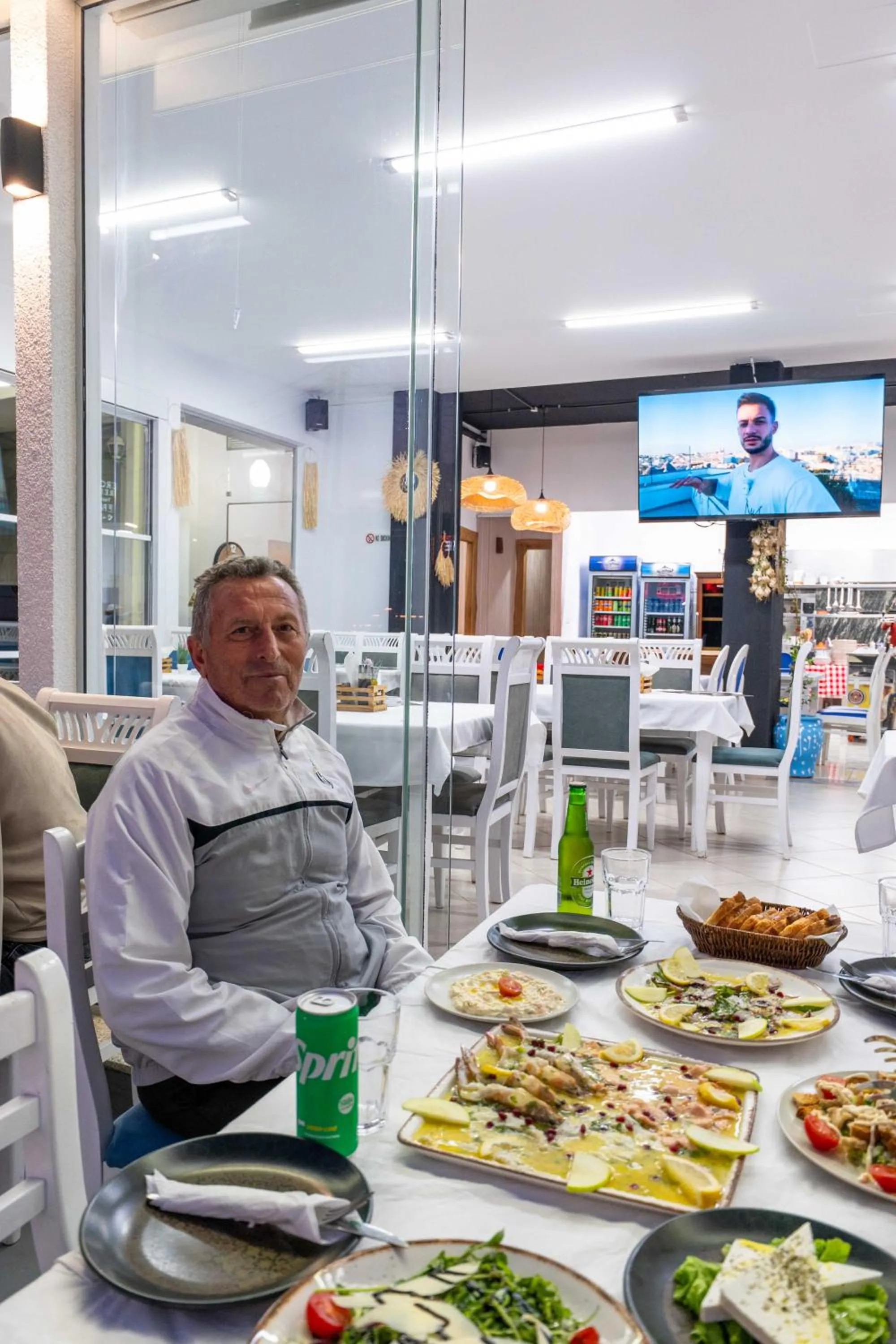 Restaurant/places to eat in EROS HOTEL Ksamil