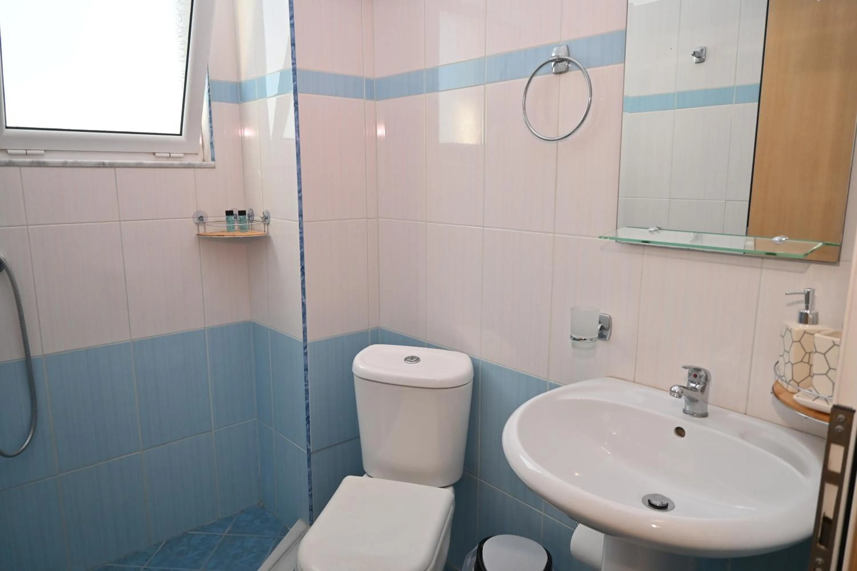 Shower in EROS HOTEL Ksamil