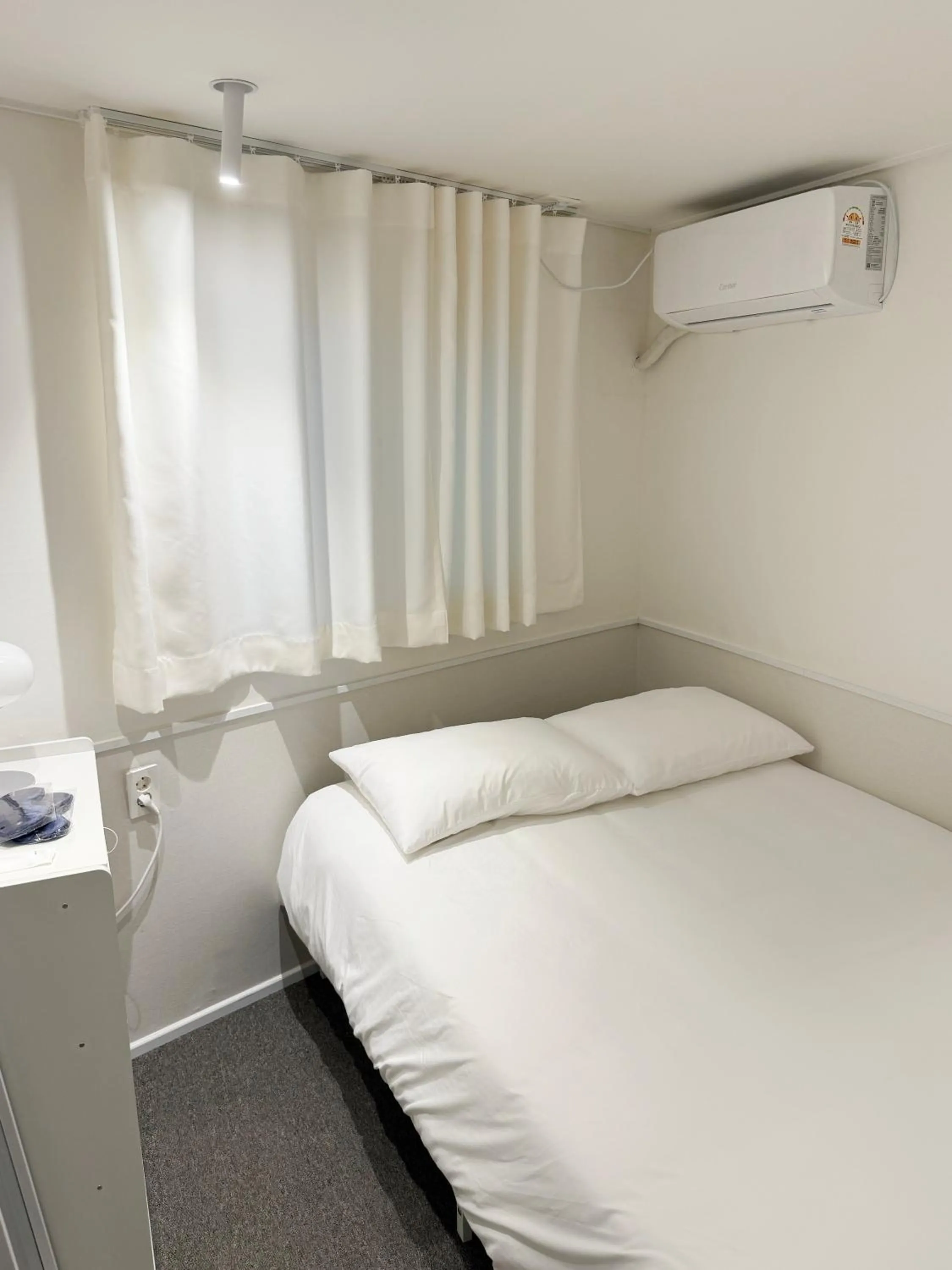 Bed in nook Inn