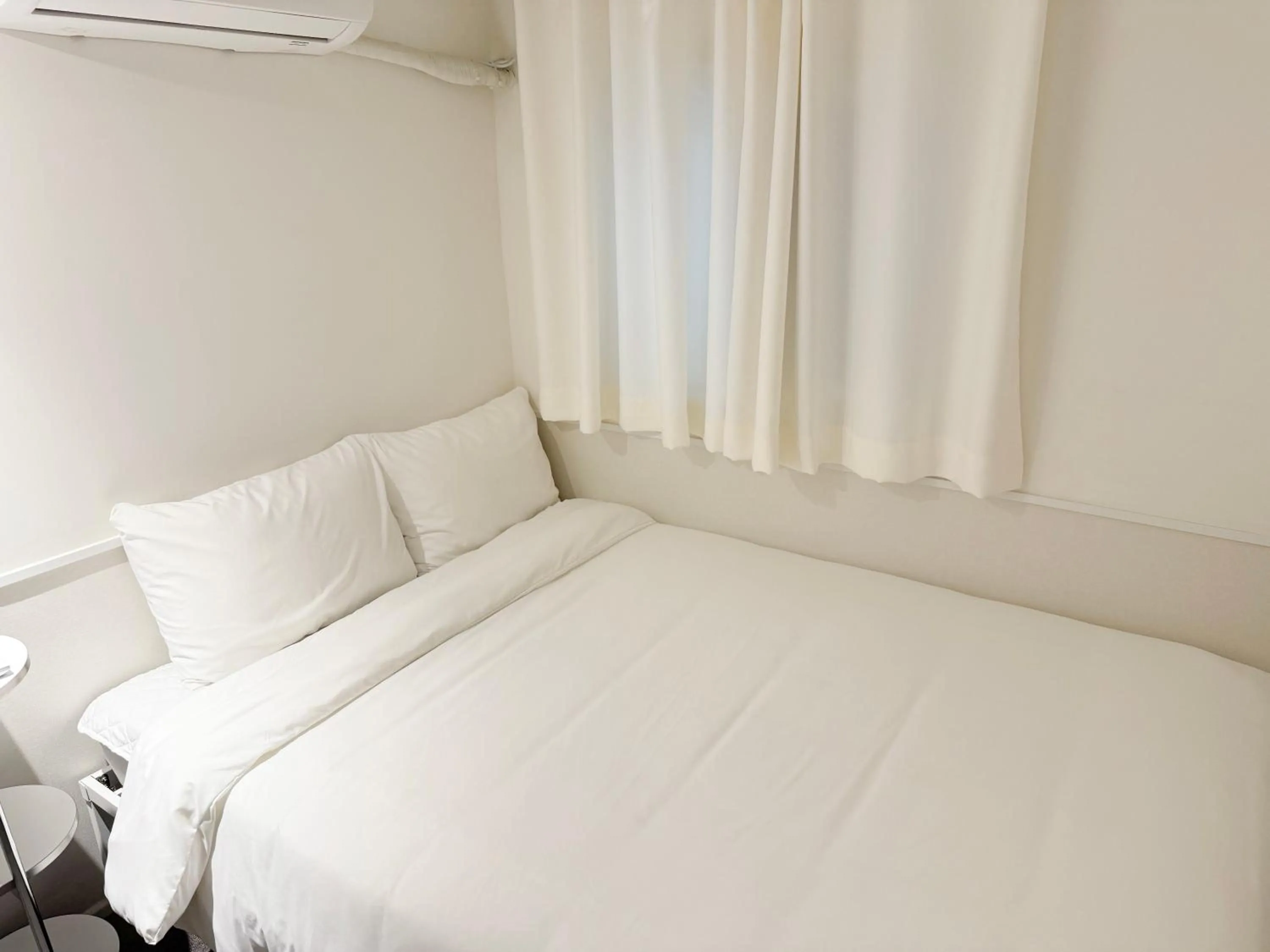 Bed in nook Inn