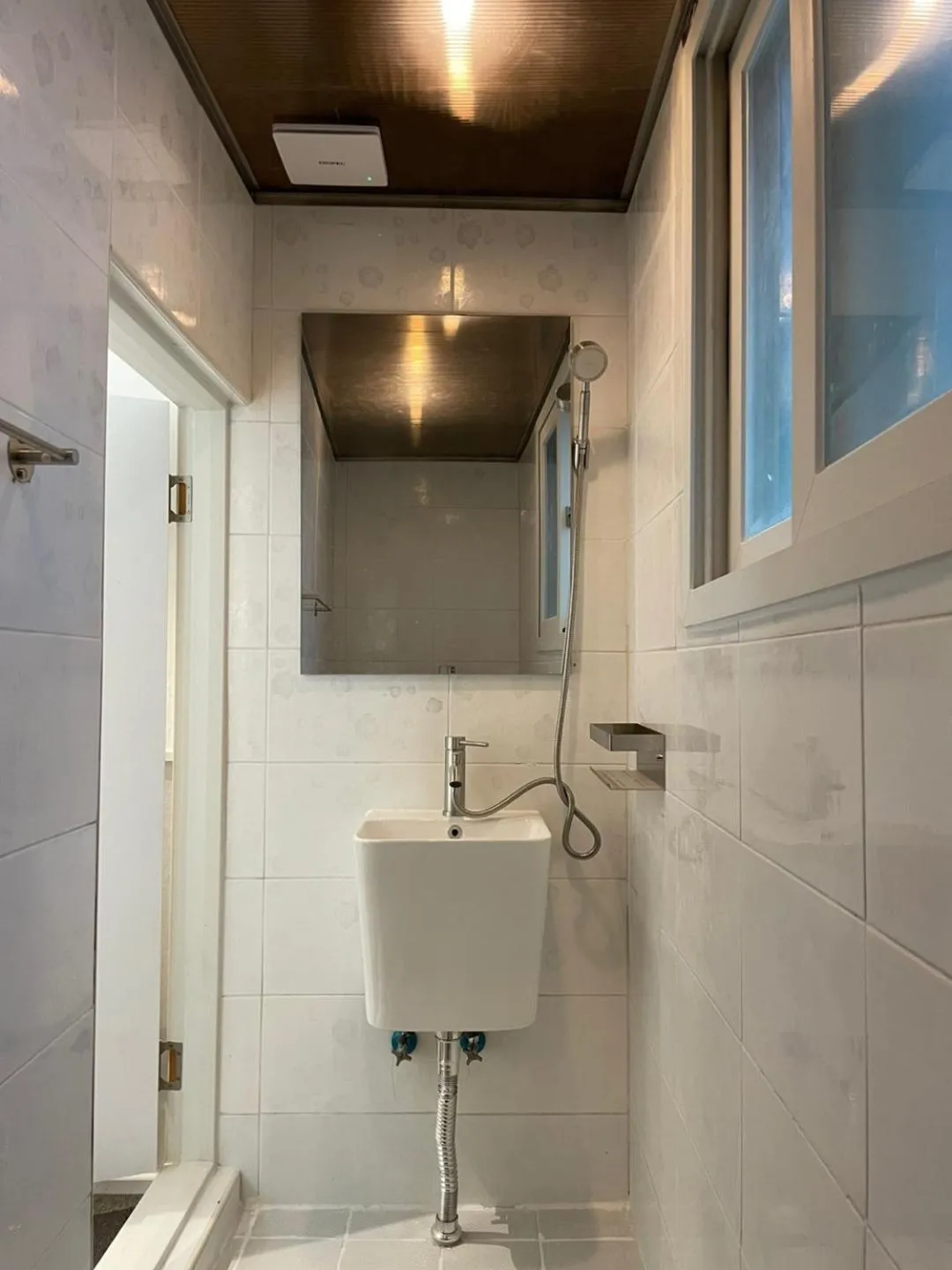 Bathroom in nook Inn