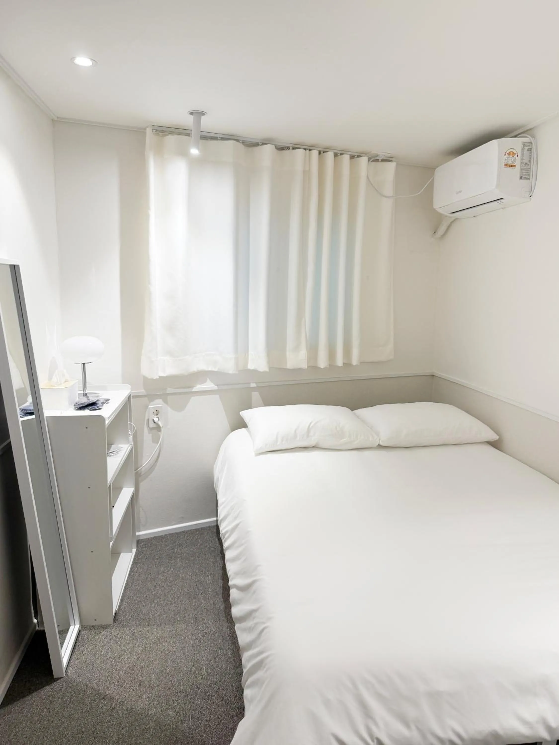 Bed in nook Inn