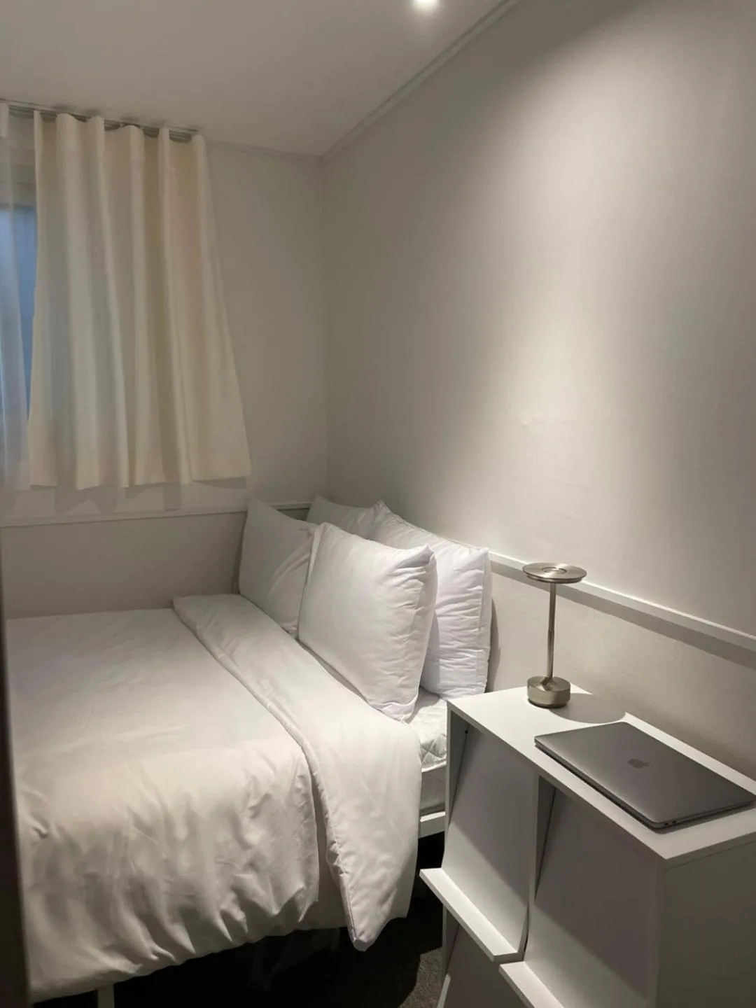 Bed in nook Inn