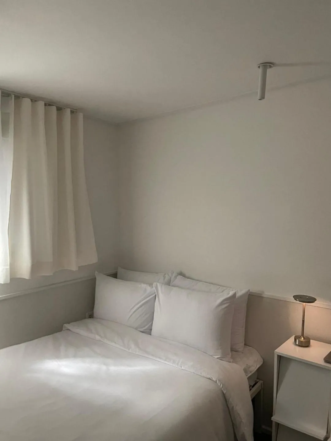 Bed in nook Inn