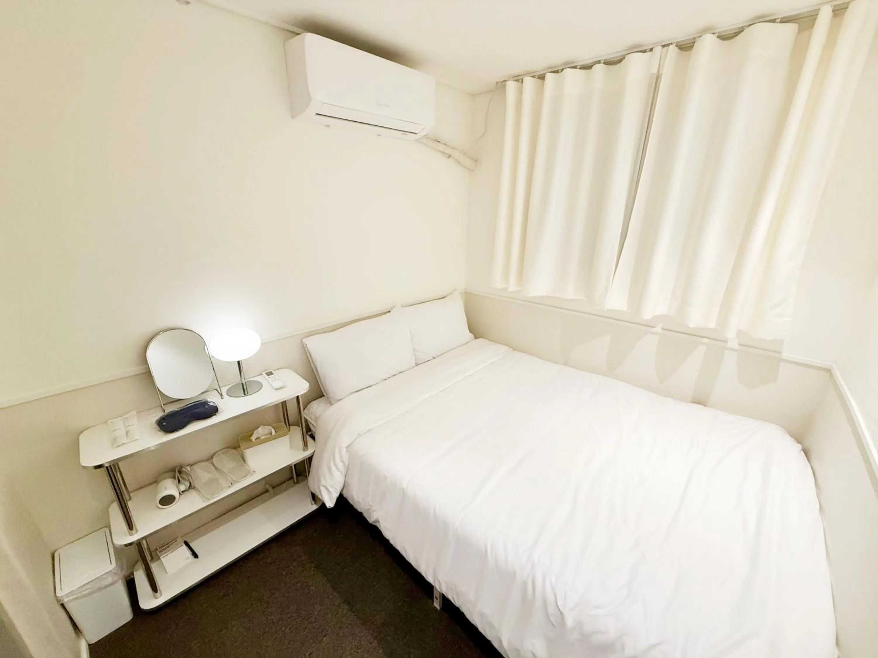 Bed in nook Inn
