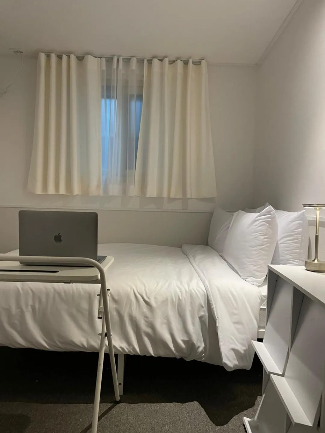 Bed in nook Inn