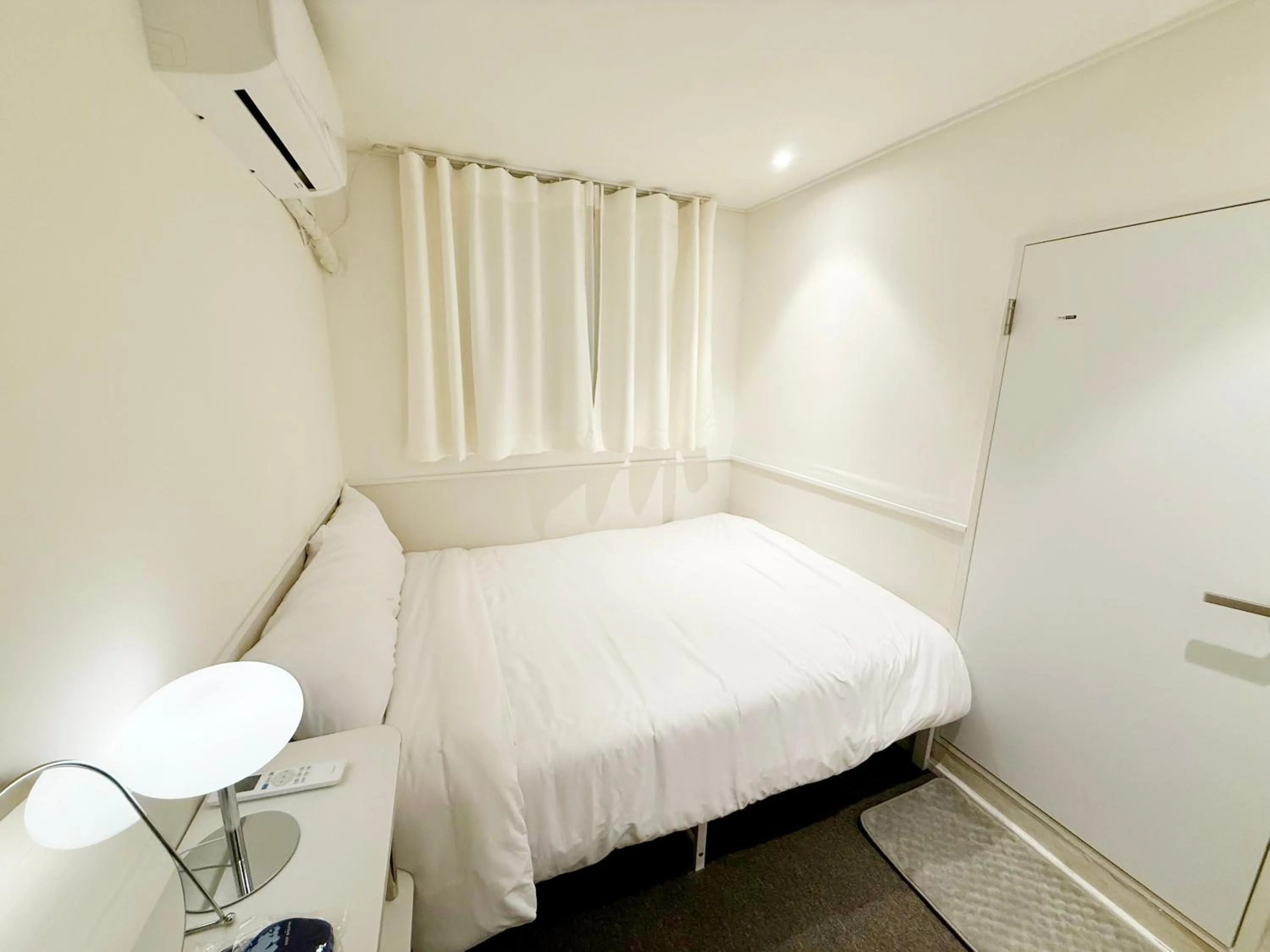 Bed in nook Inn