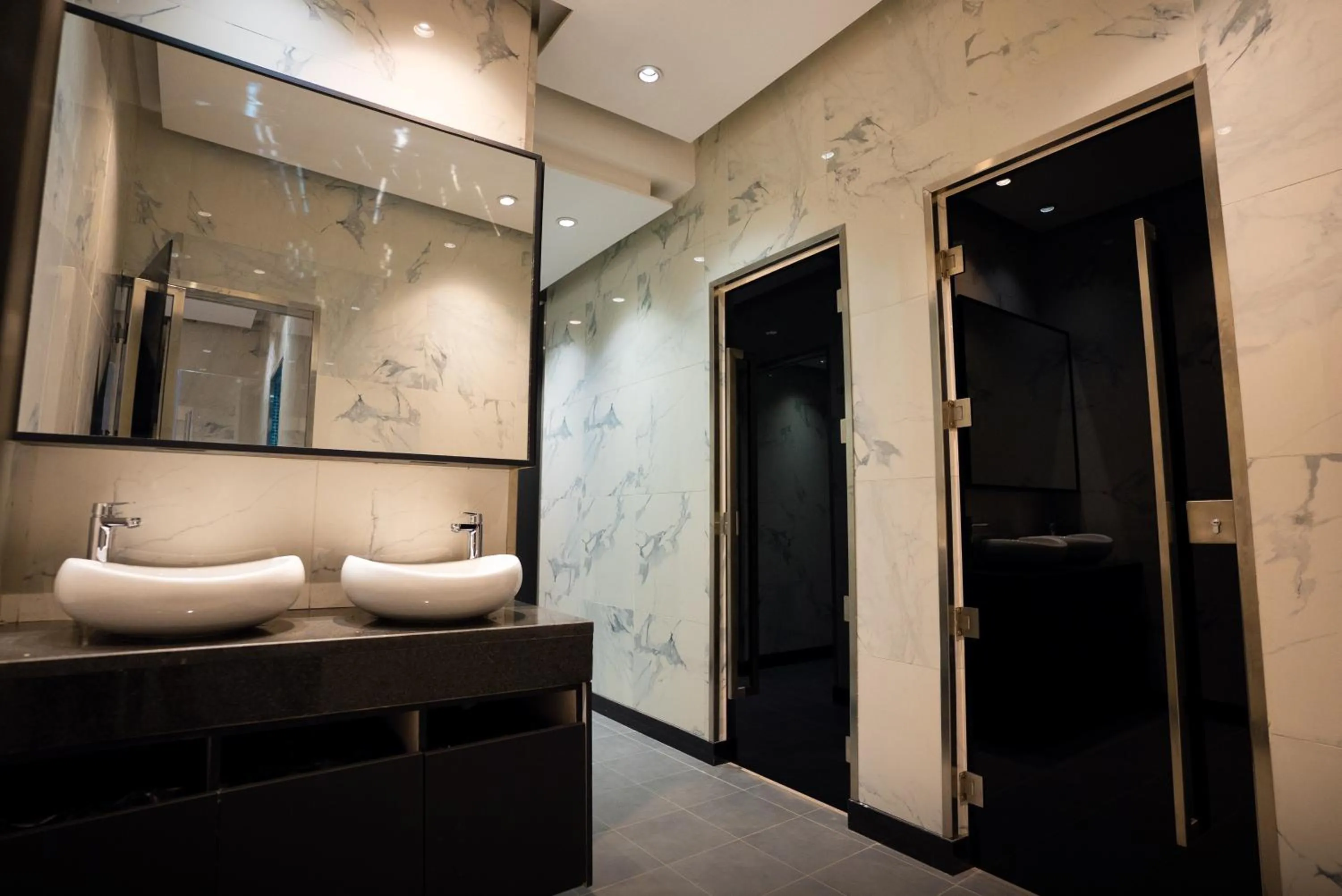 locker, Bed in The V Hotel