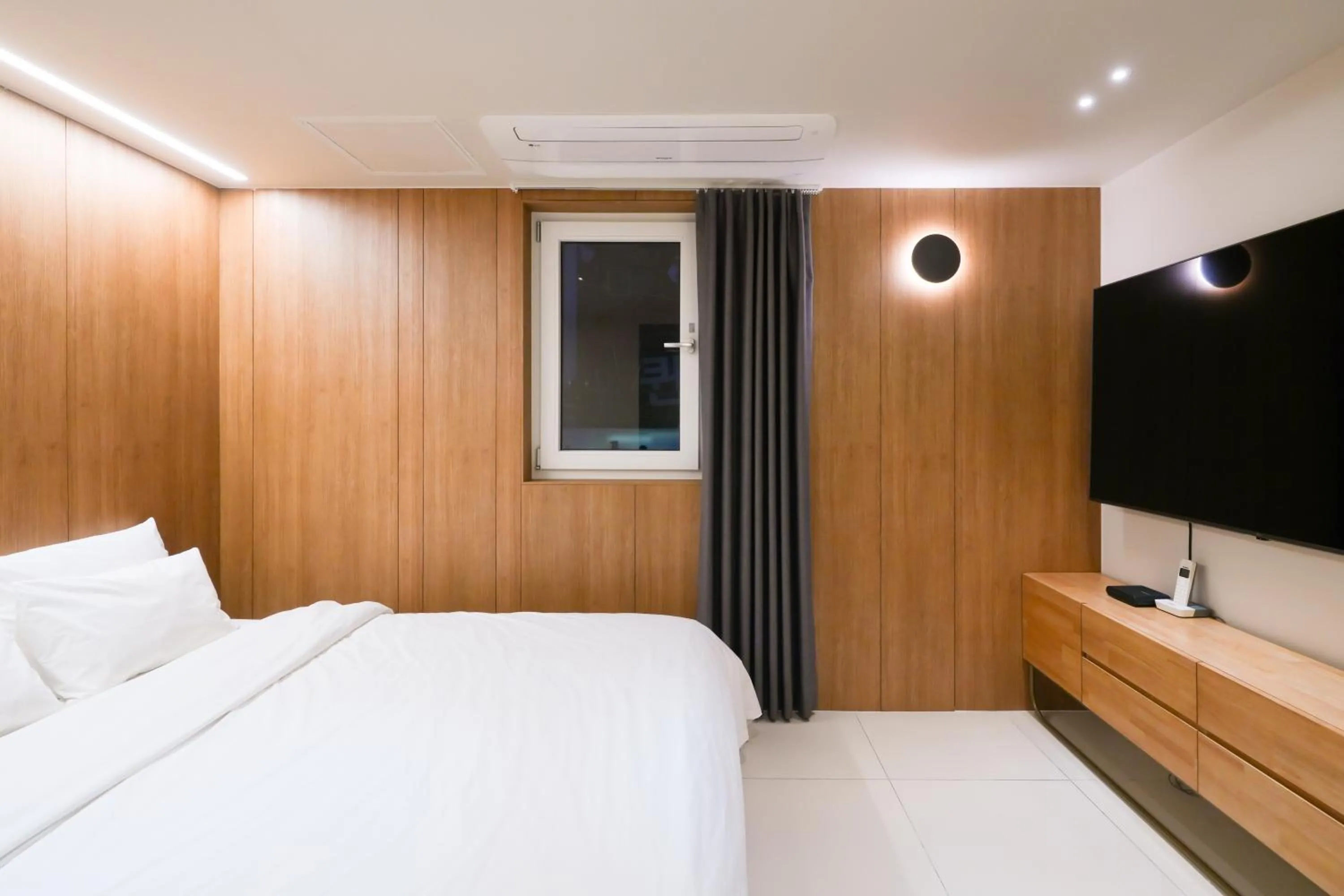 Bed in Hotel Home