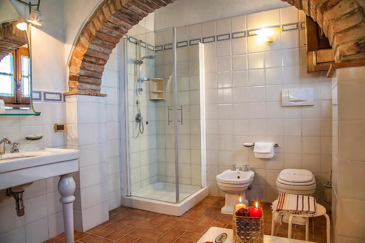 Shower in Agriturismo Sanguineto