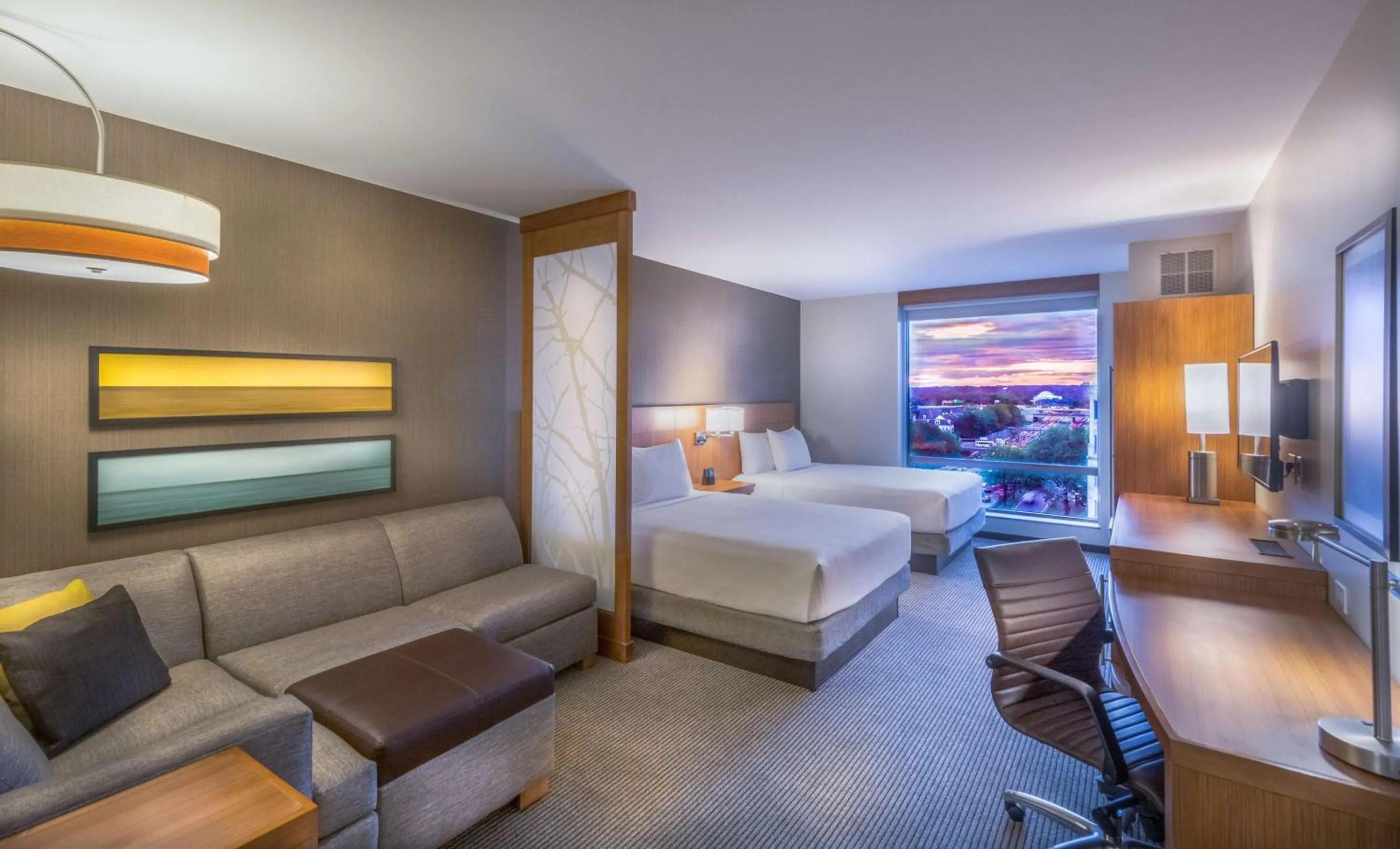 Photo of the whole room, Bed in Hyatt Place Washington D.C./National Mall