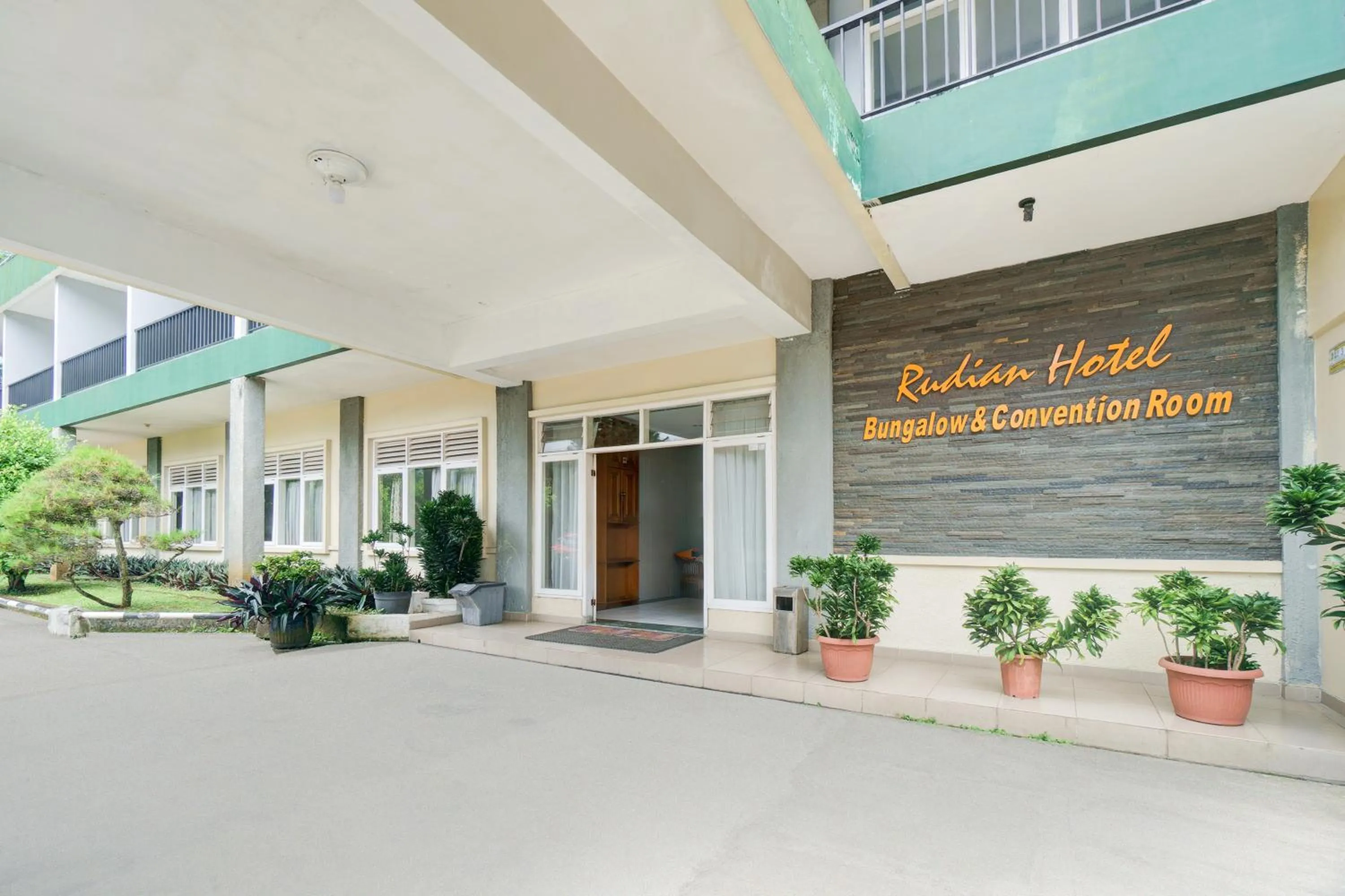 Property building in Dancenter Bogor near Taman Safari formerly Hotel Rudian 1