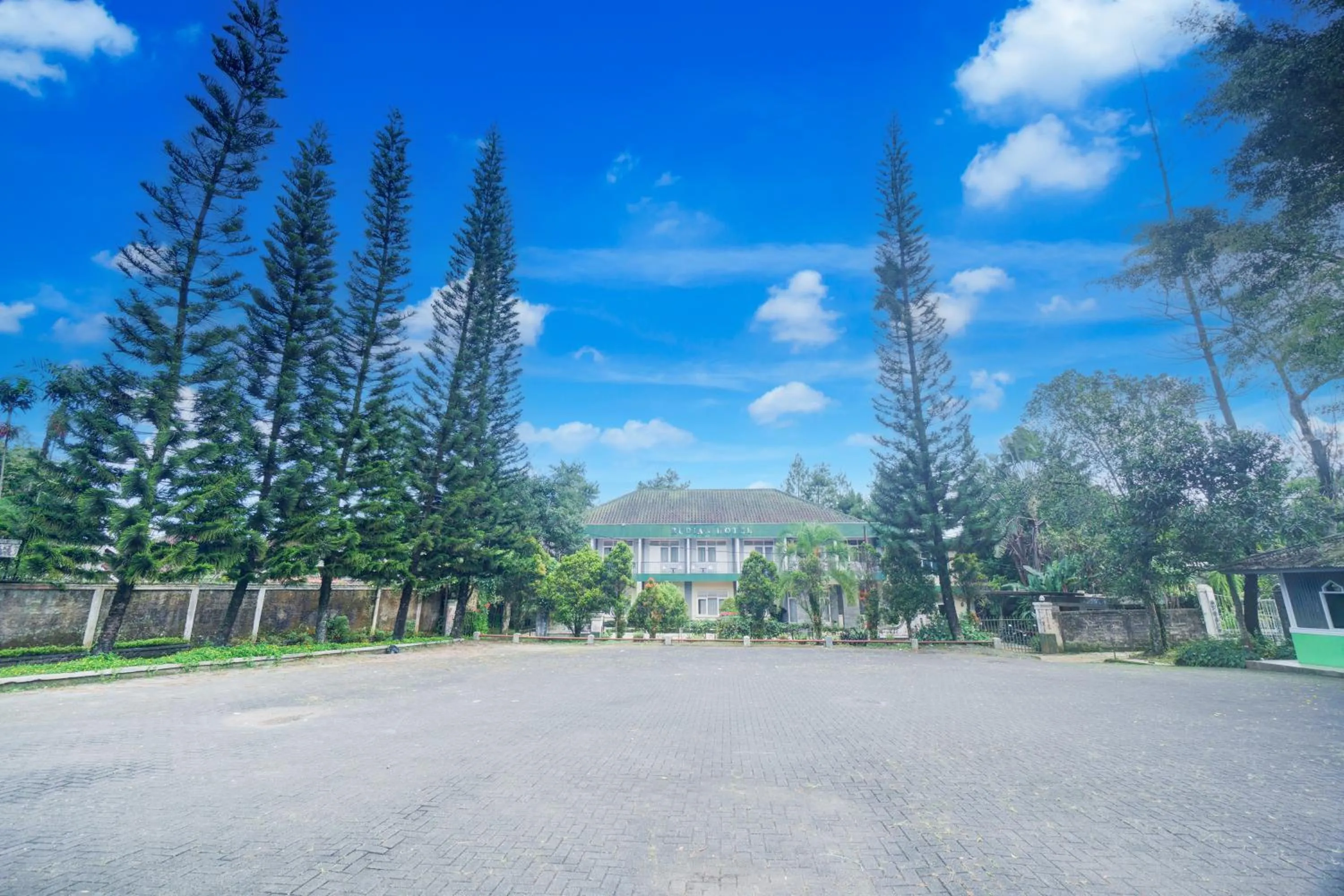Property building in Dancenter Bogor near Taman Safari formerly Hotel Rudian 1