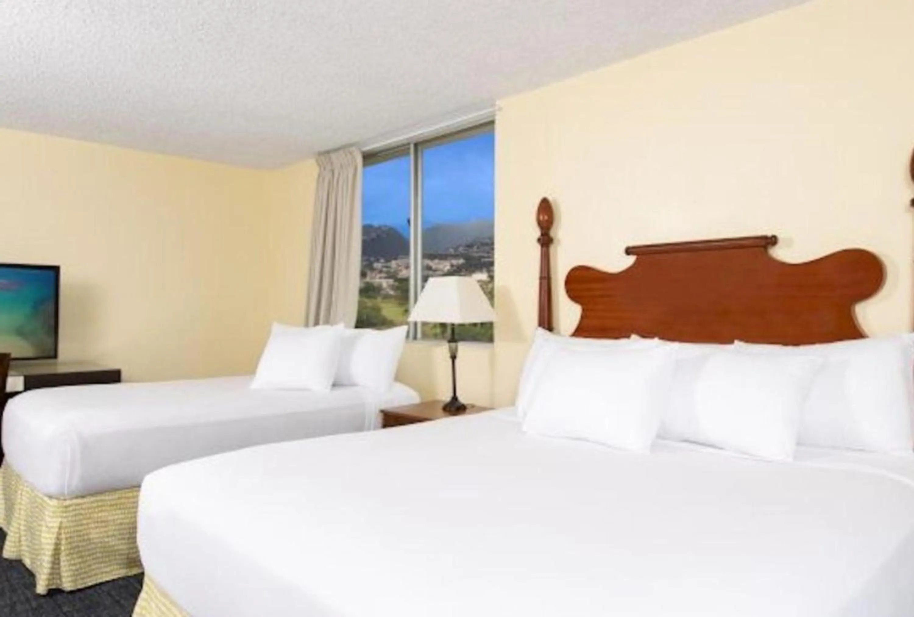 Bedroom, Bed in Ohia Waikiki Studio Suites