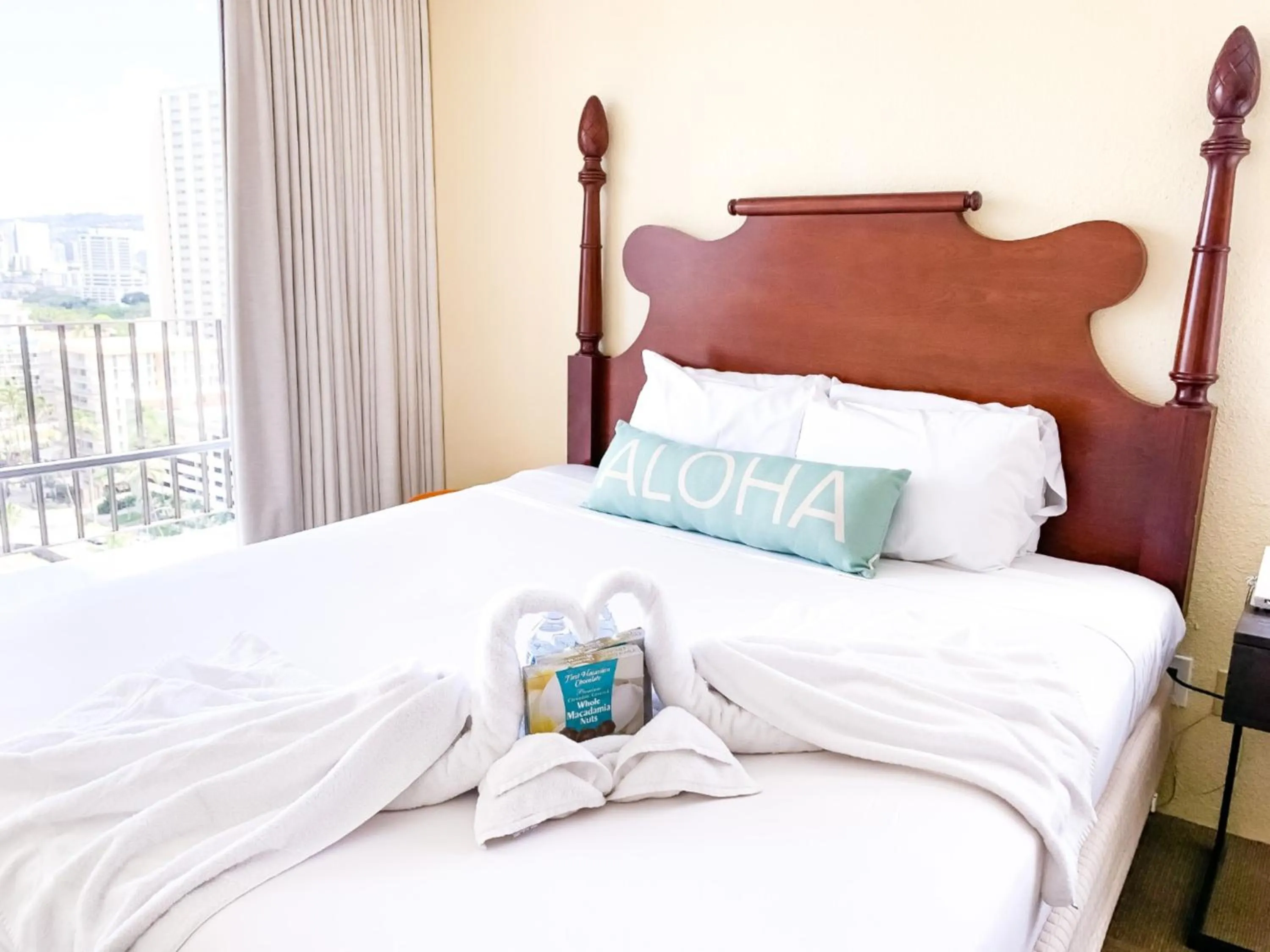 Bedroom, Bed in Ohia Waikiki Studio Suites