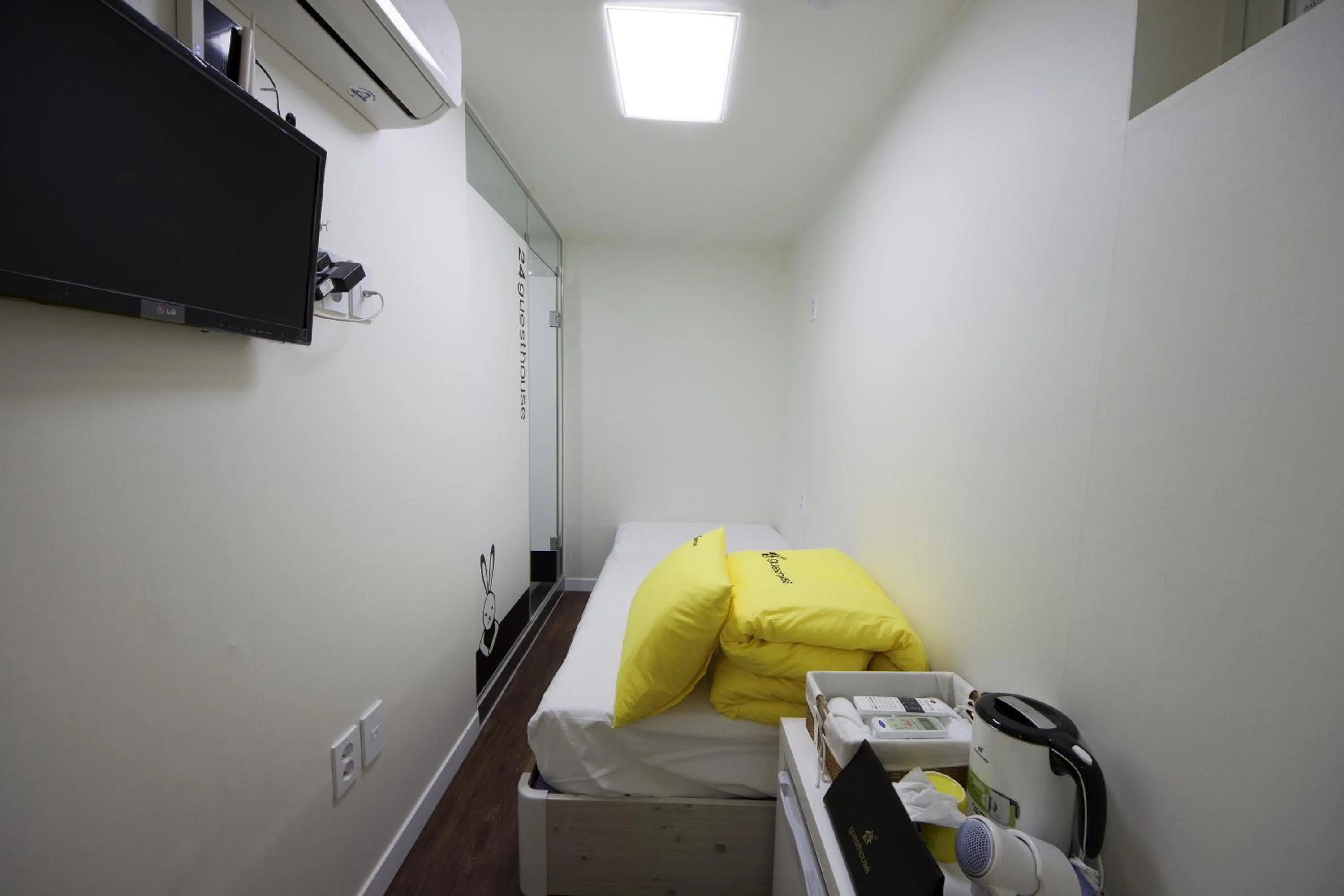 Bed in 24 Guesthouse Myeongdong Town