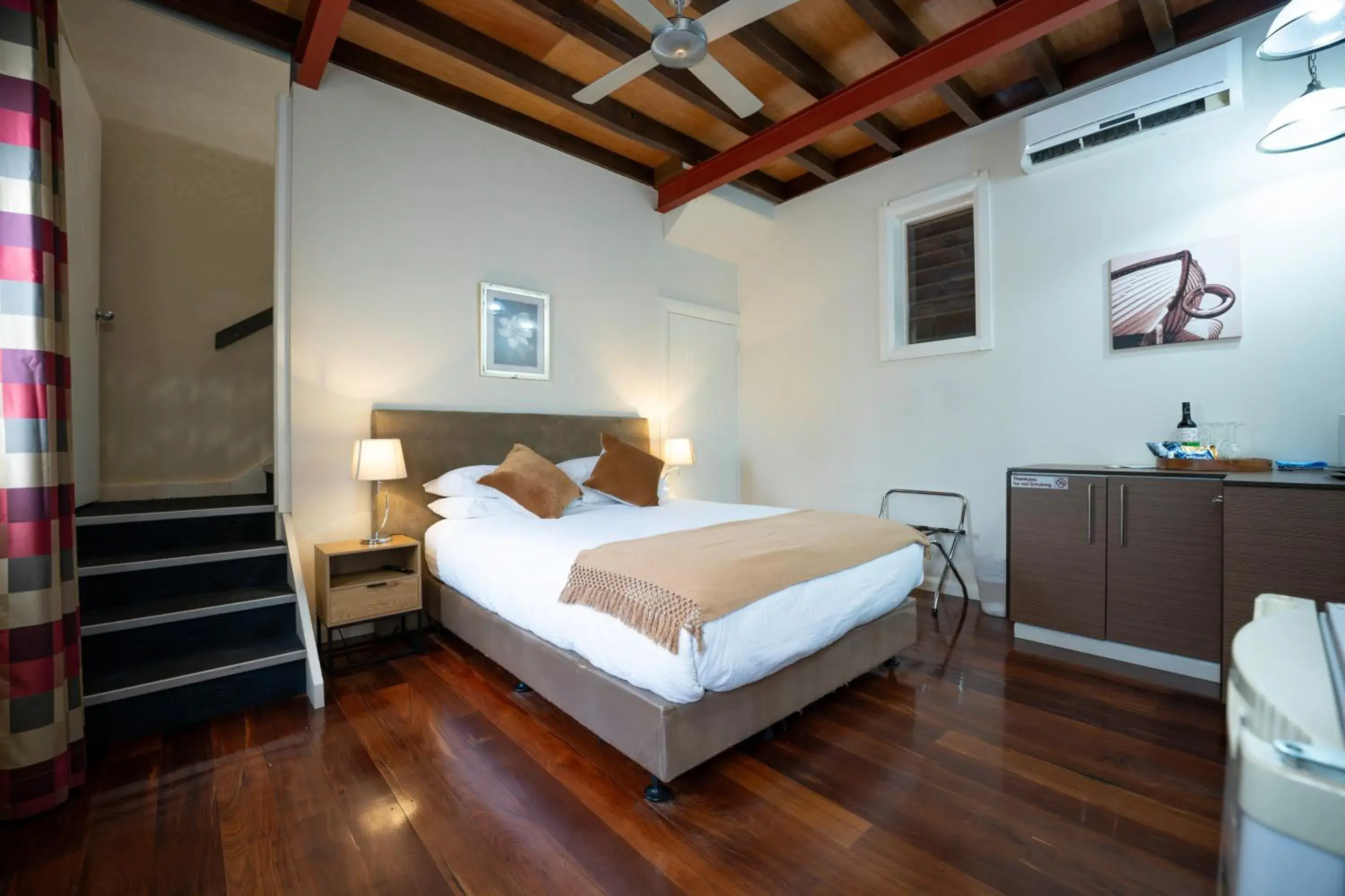 Stables Duplex Townhouse in The Rec Hotel Stables Duplex Townhouse in The Rec Hotel