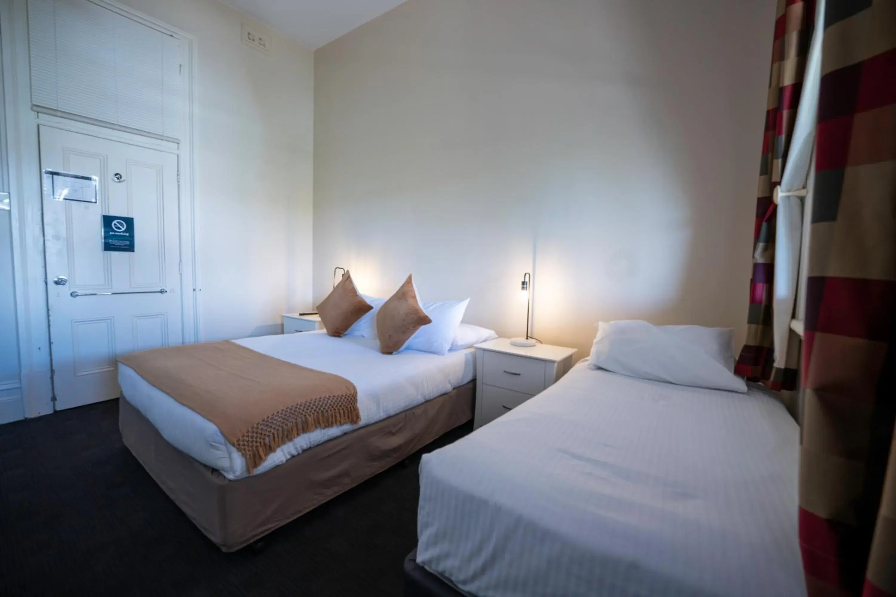 Triple Hotel Room with Shared Bathroom in The Rec Hotel Triple Hotel Room with Shared Bathroom in The Rec Hotel