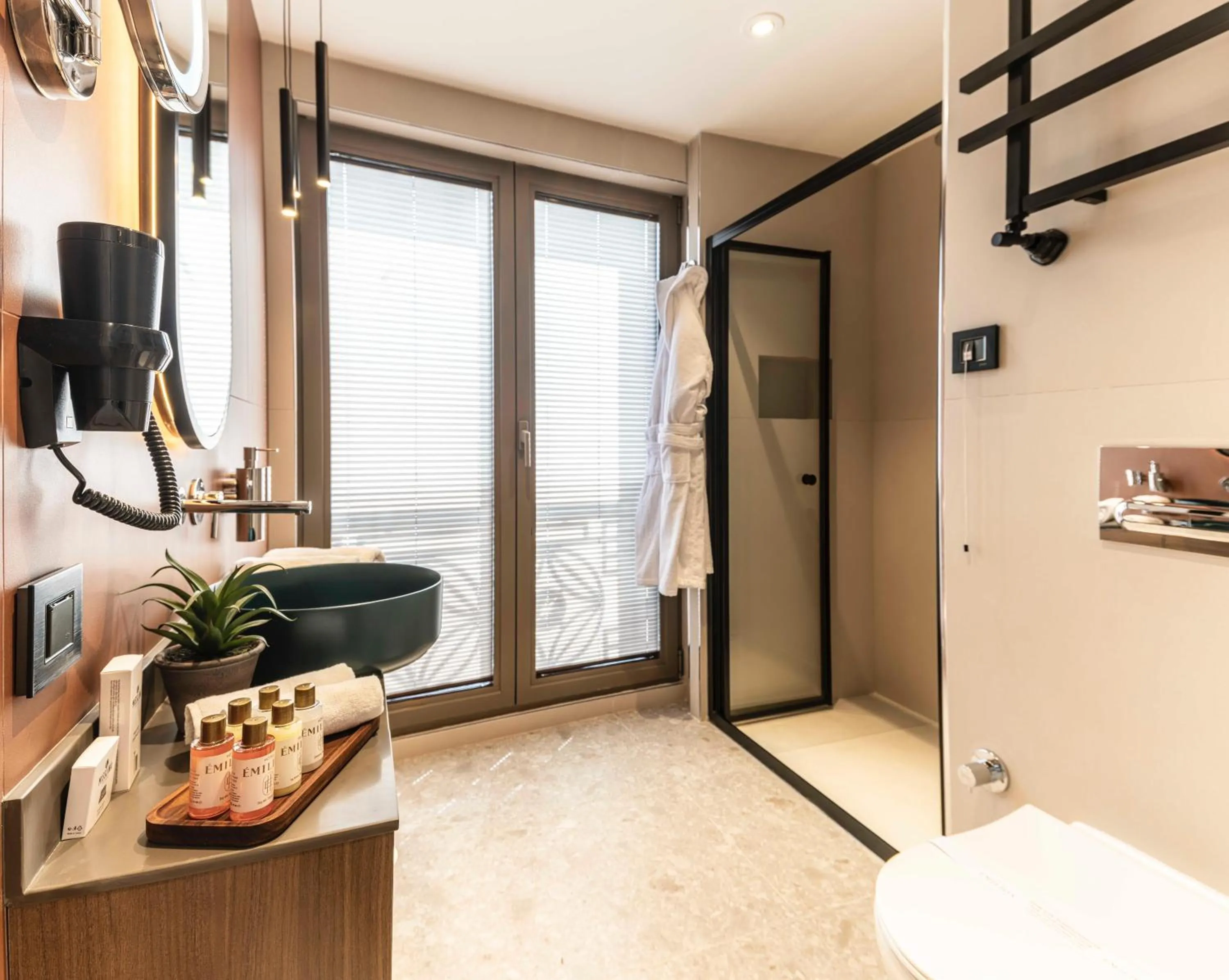 Bathroom in Emilion Hotel