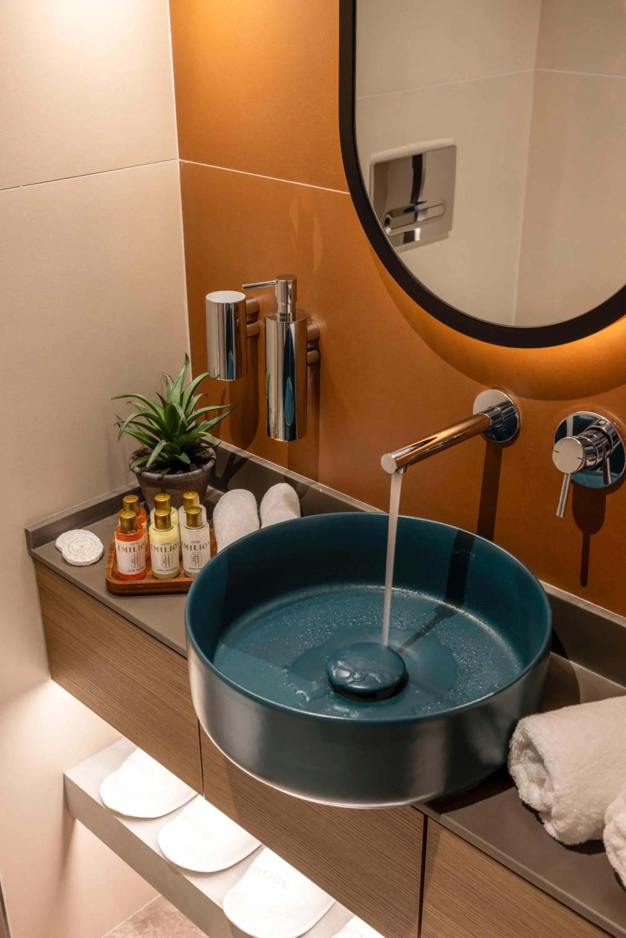 Bathroom in Emilion Hotel