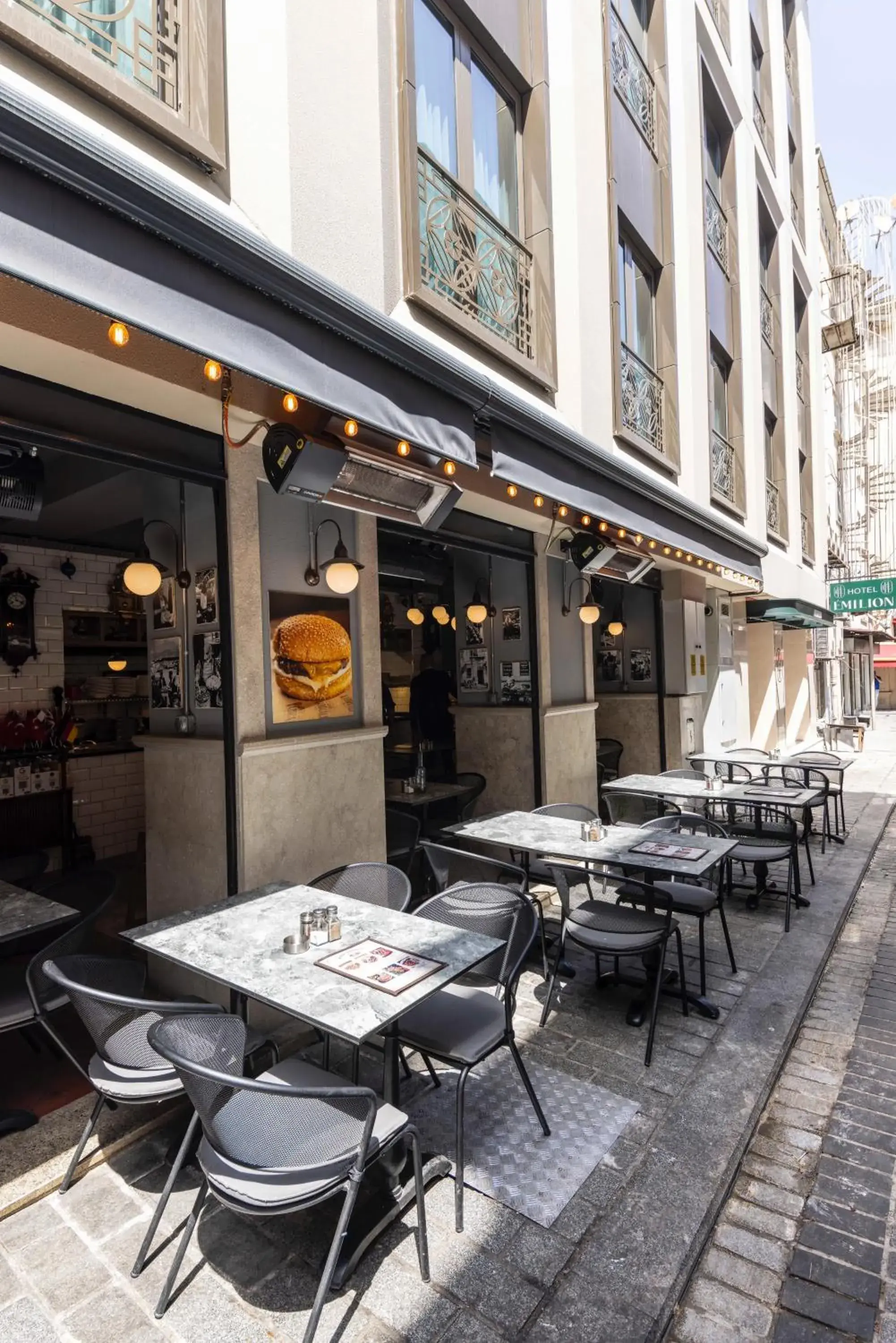 Restaurant/places to eat in Emilion Hotel Restaurant/places to eat in Emilion Hotel