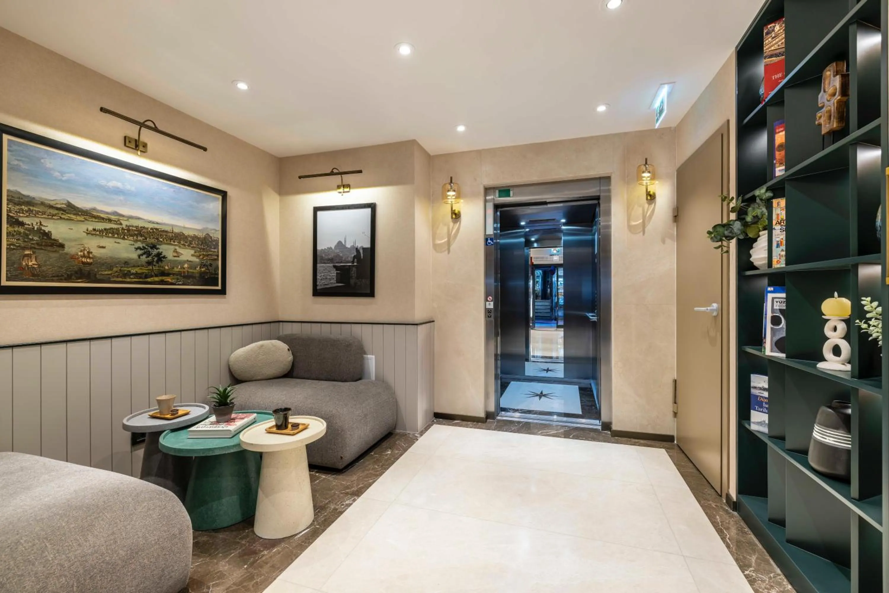 Restaurant/places to eat in Emilion Hotel