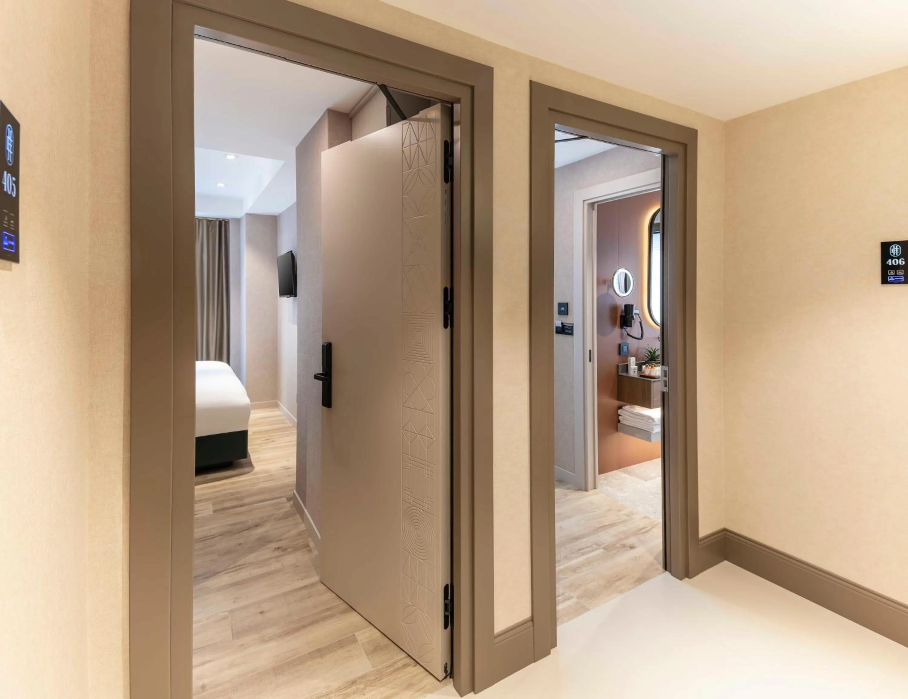 Bedroom, Bed in Emilion Hotel