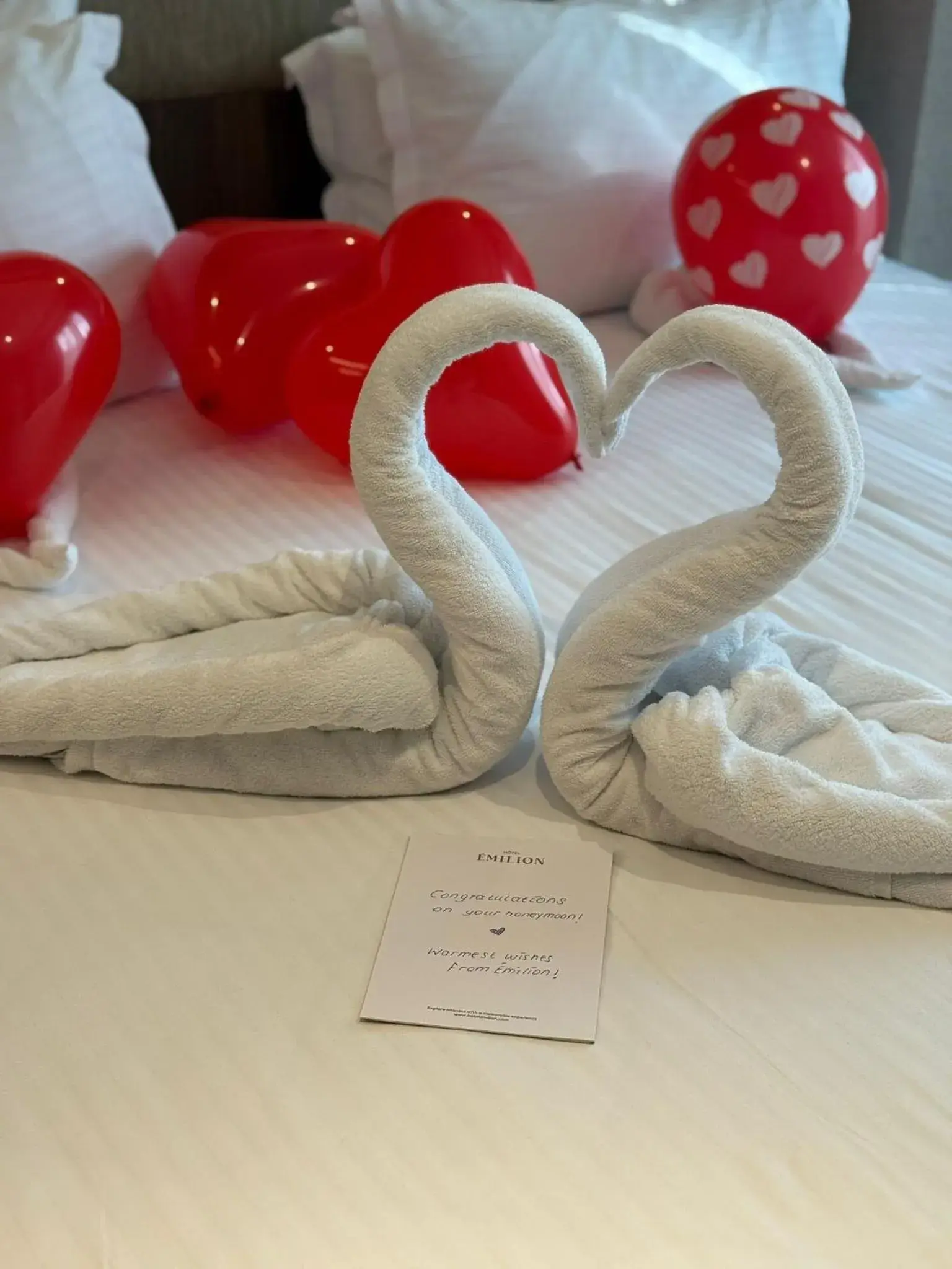 Property building, Bed in Emilion Hotel Property building, Bed in Emilion Hotel