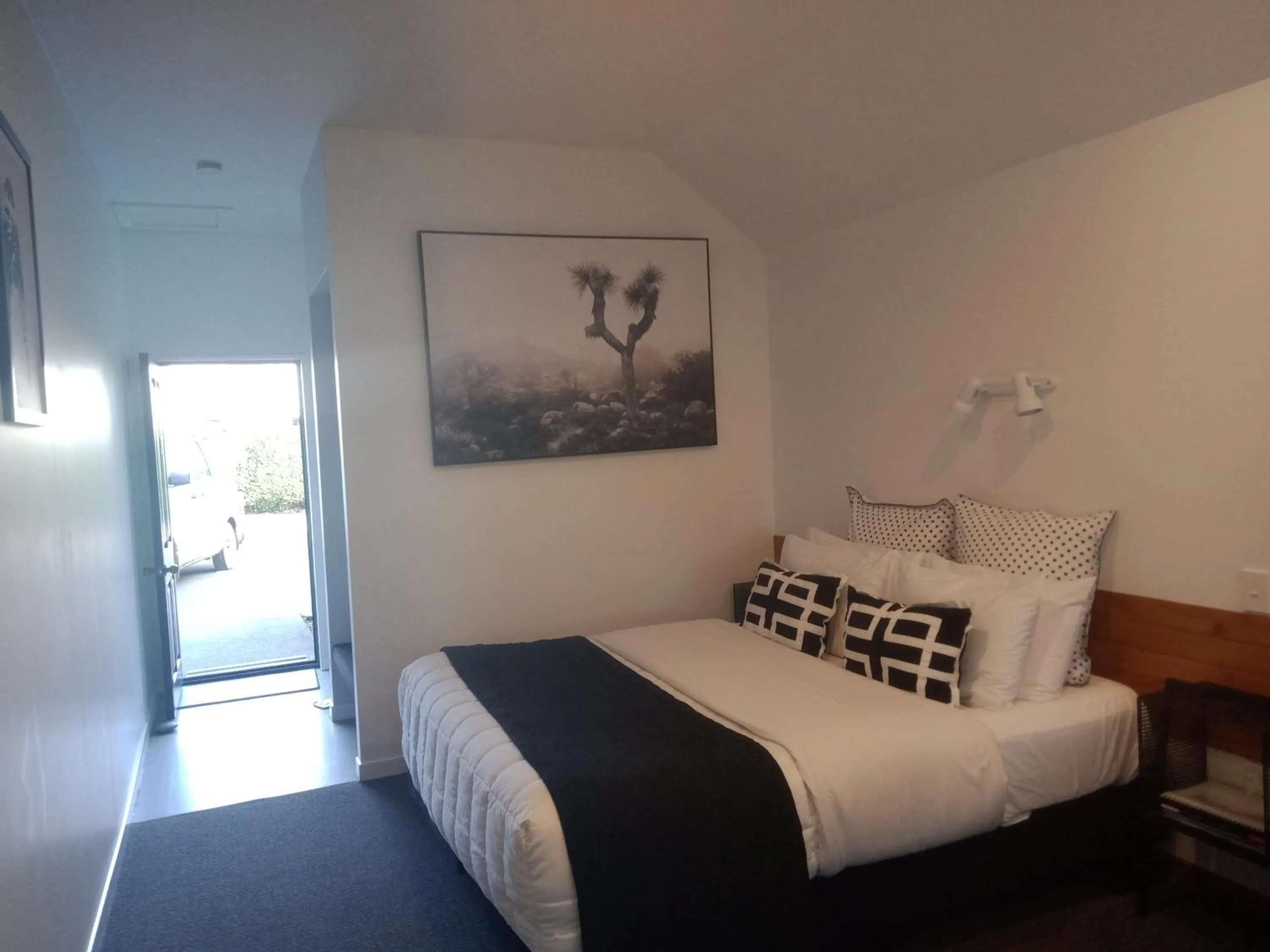 Bed in Four Peaks Motel