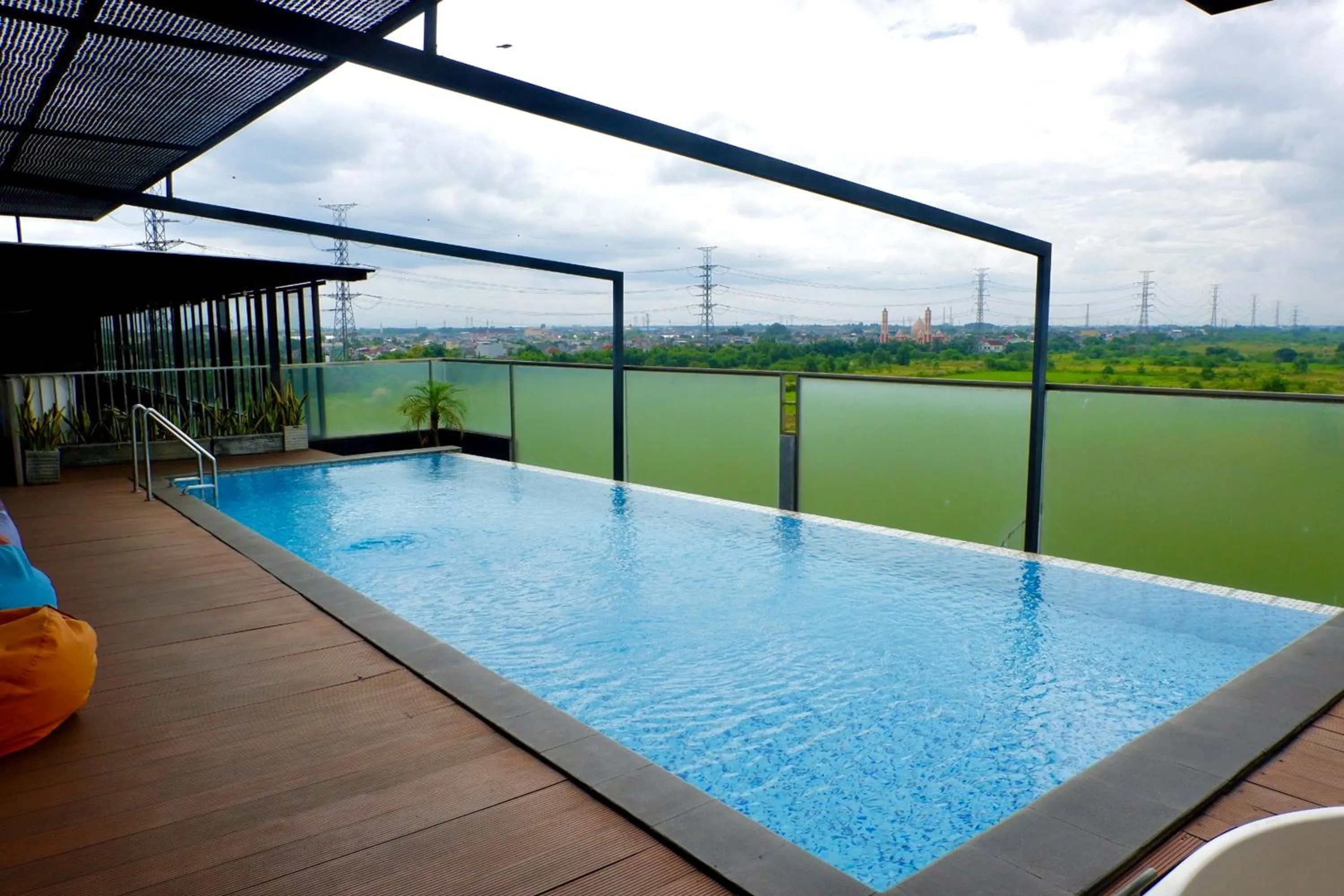 Swimming pool in Lemo Hotel Serpong