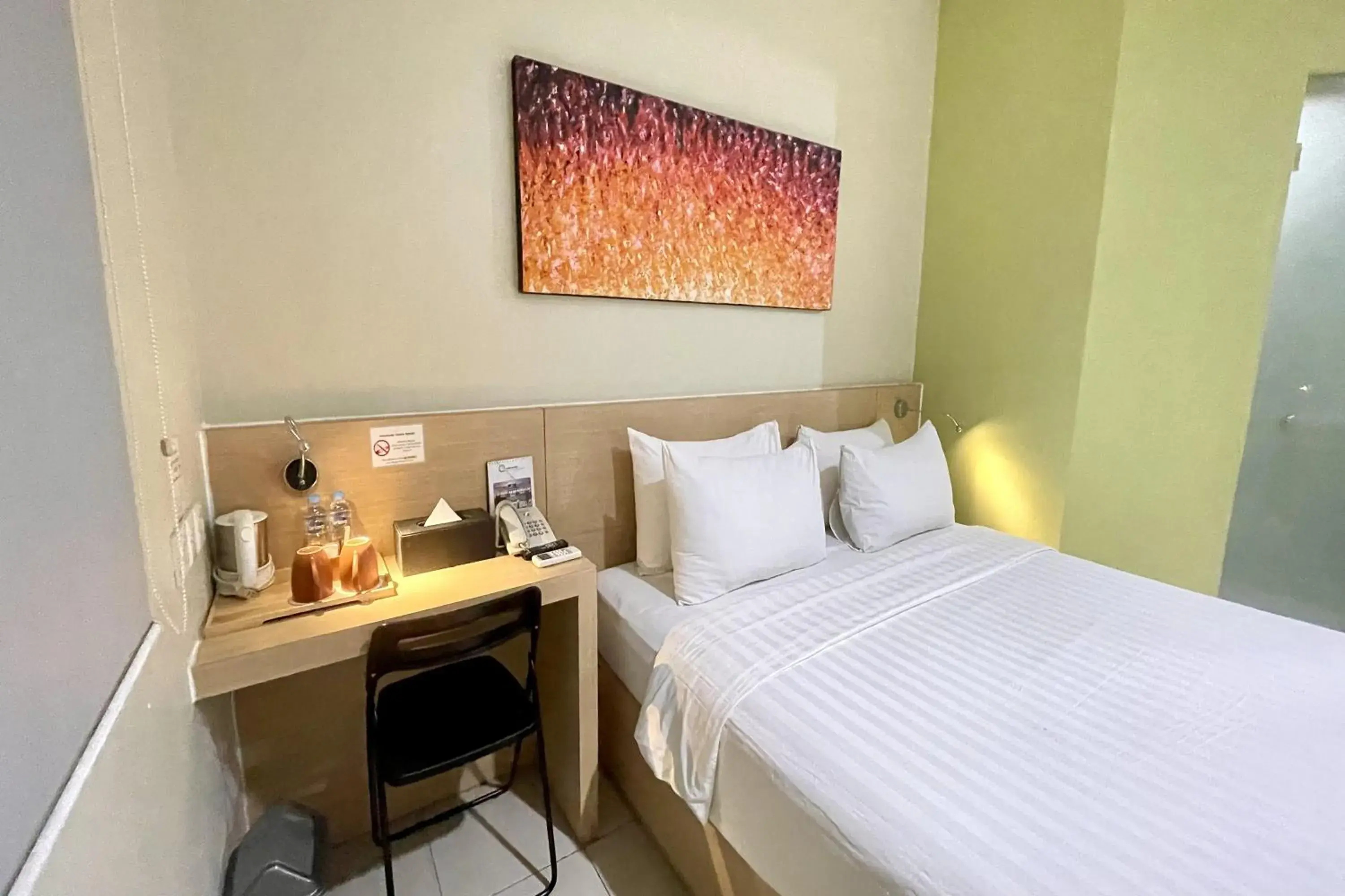 Double Room in Lemo Hotel Serpong Double Room in Lemo Hotel Serpong