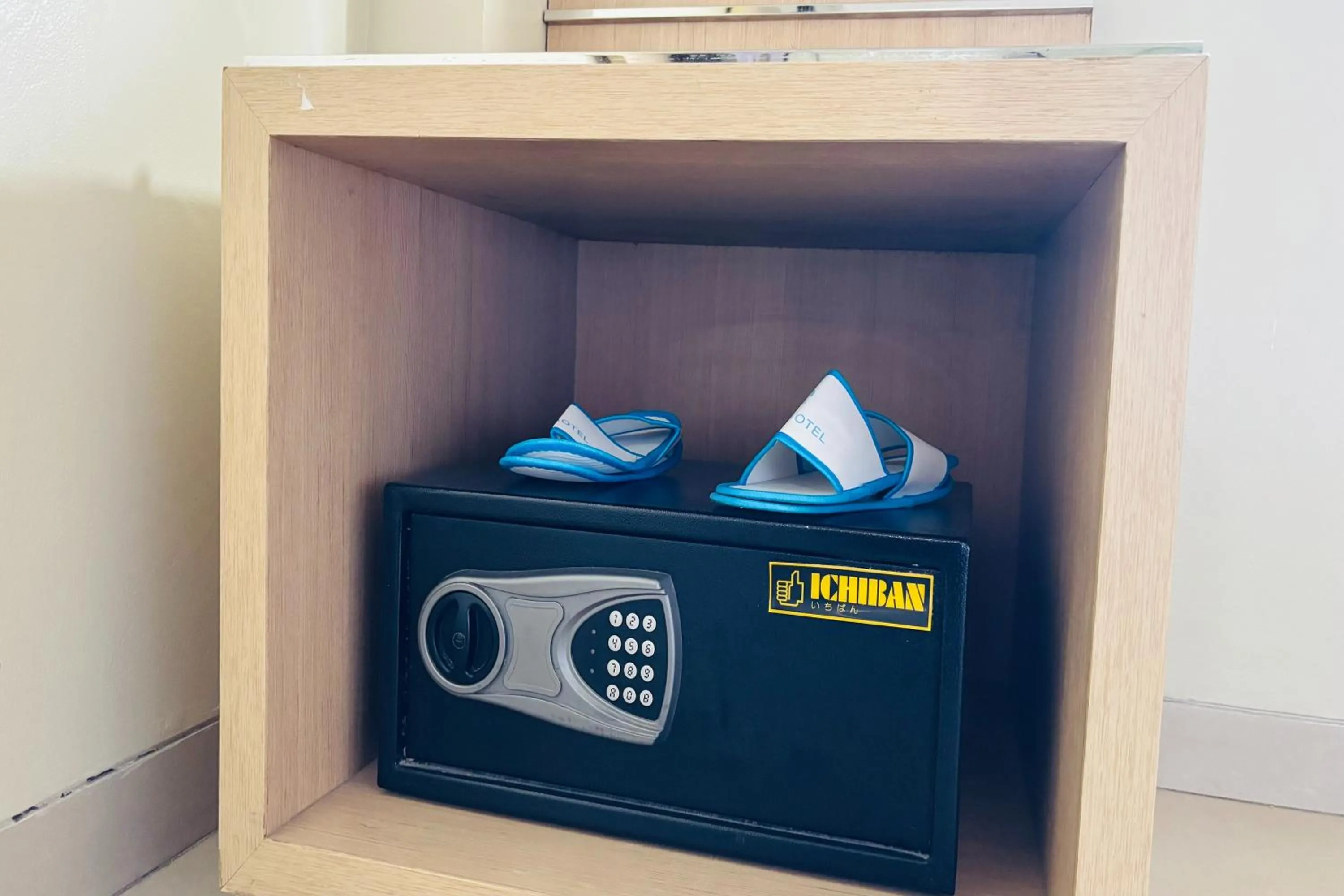 safe in Lemo Hotel Serpong