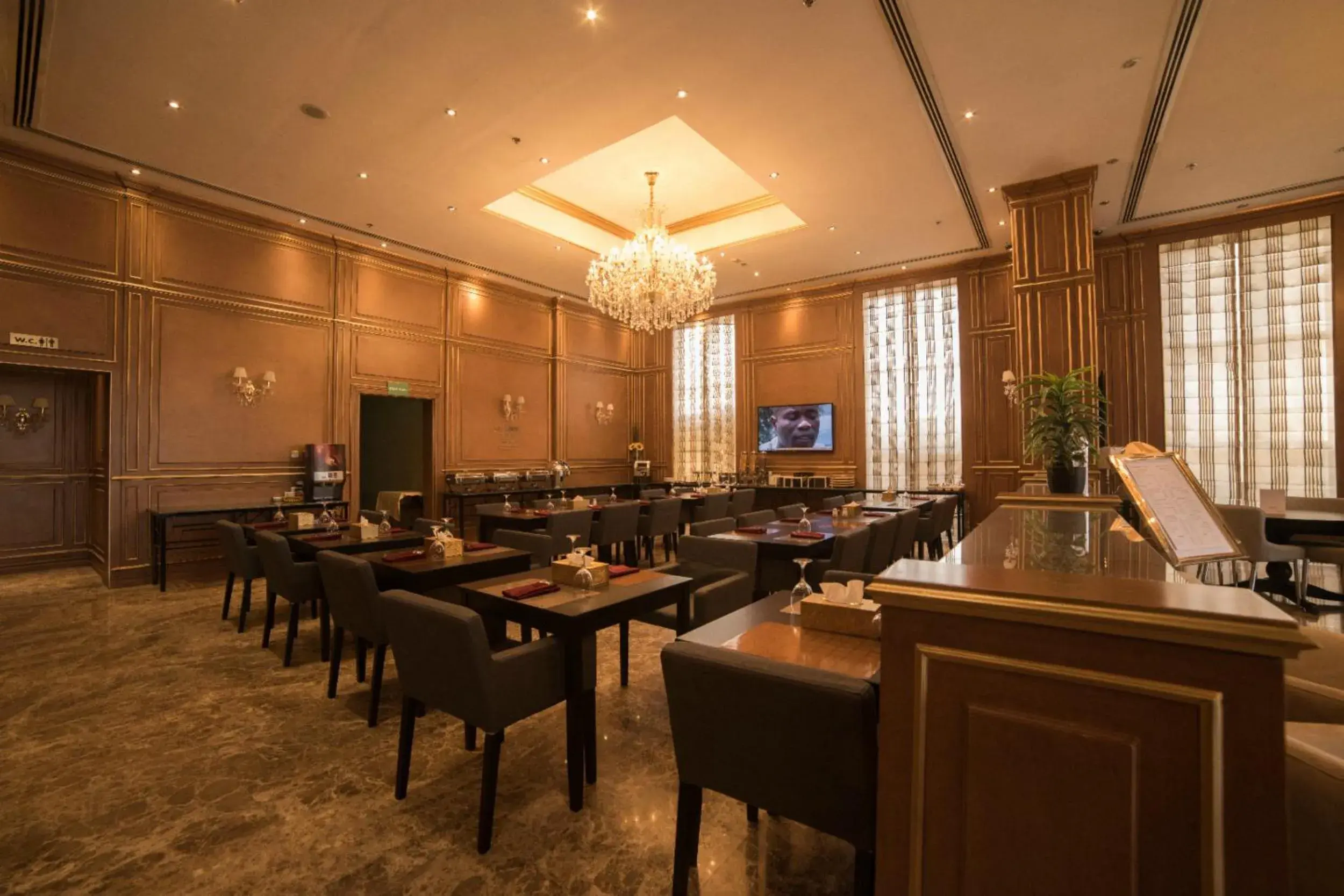 Restaurant/places to eat in Premium Strato Hotel Restaurant/places to eat in Premium Strato Hotel