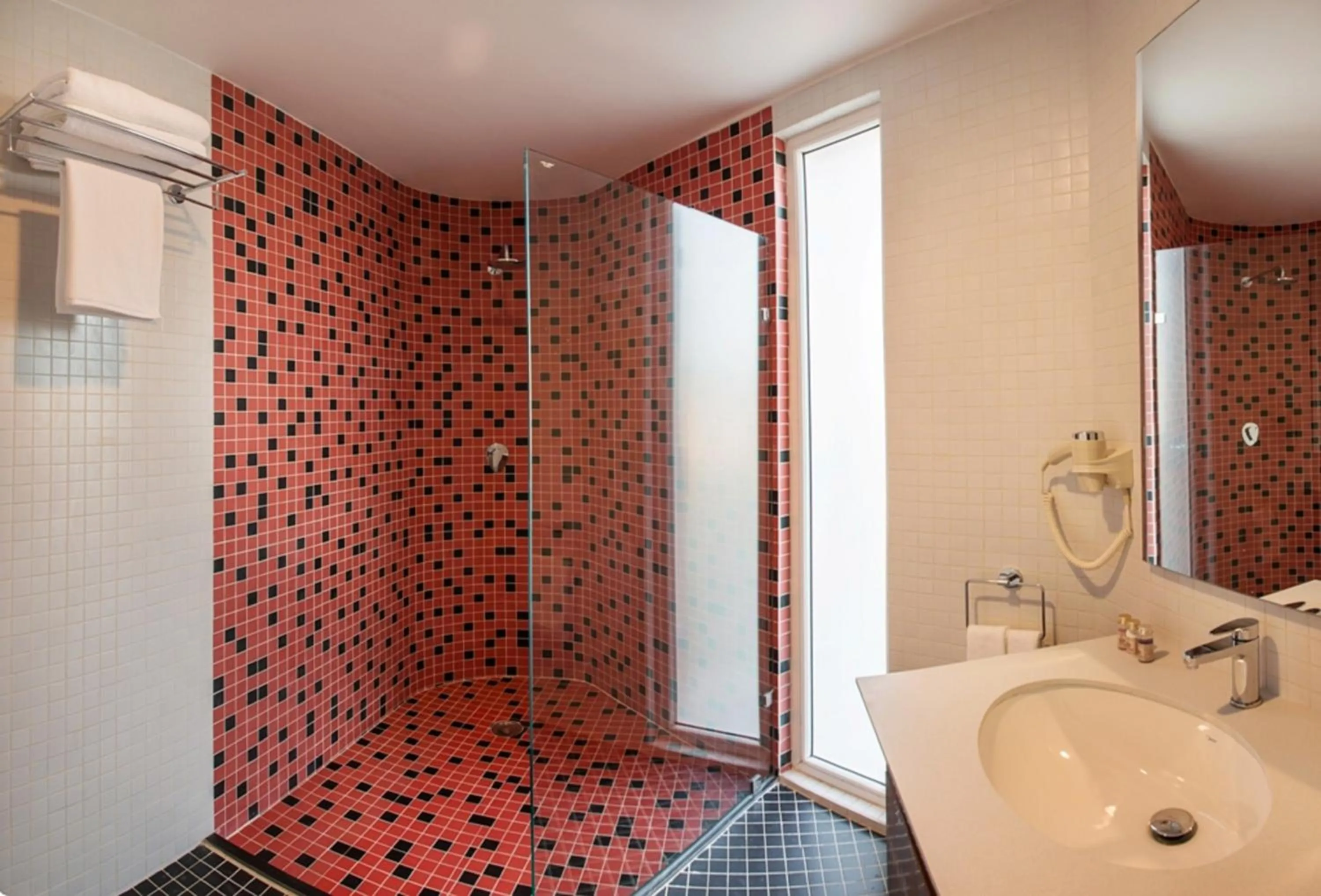 Bathroom in Dera Masuda Luxury Resort