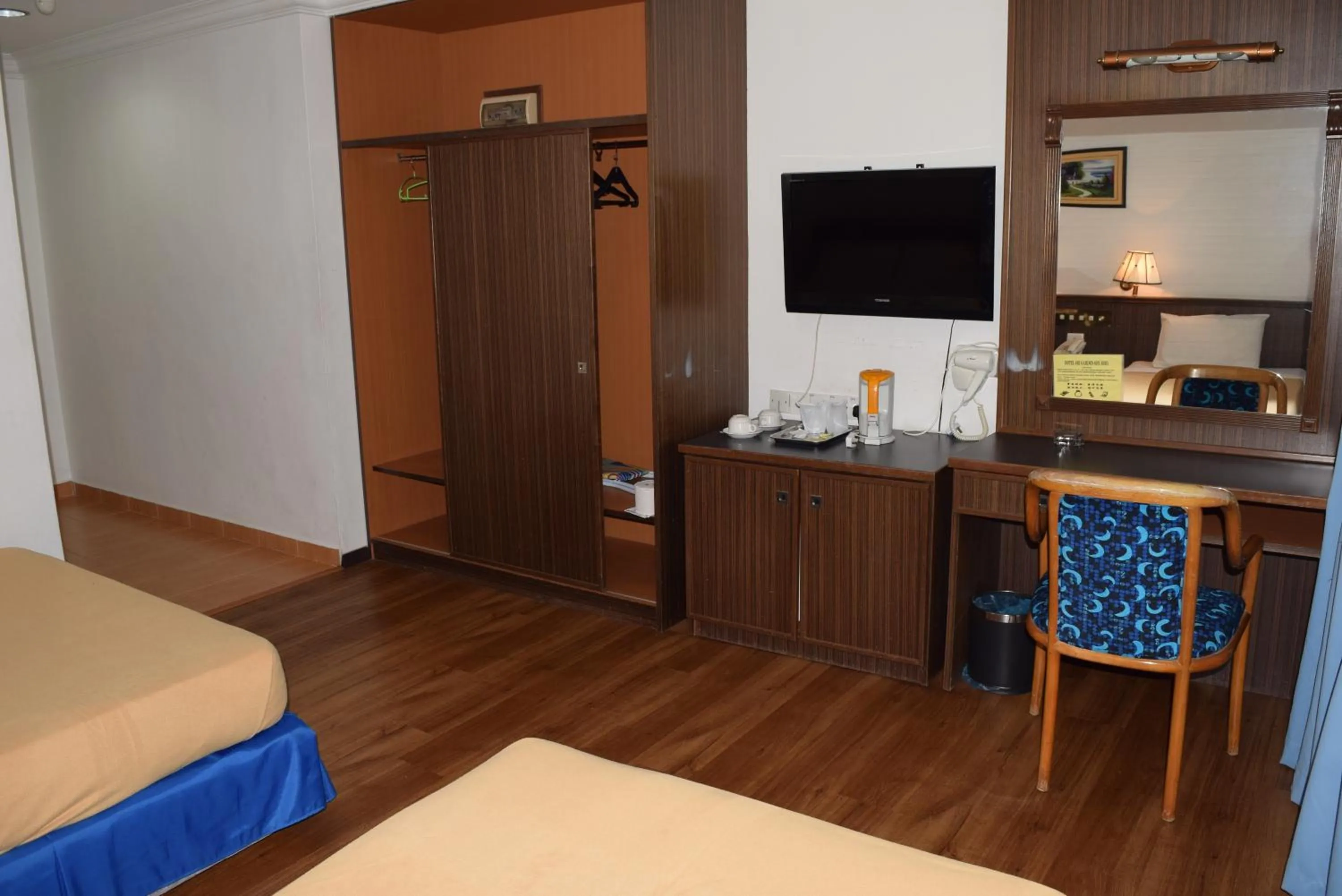 Photo of the whole room, Bed in Hotel Sri Garden Sdn. Bhd.